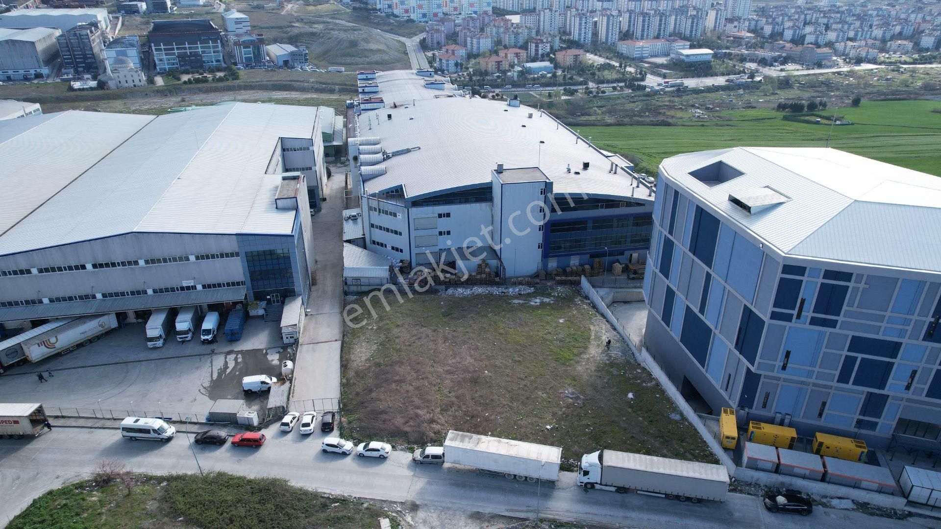 Hadımköy Akpınar Sanayi'de Satılık 2.349 M2 Köşe Konumlu Arsa - Görsel 4