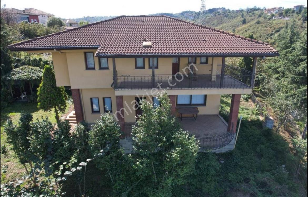 Ortahisar Çimenli Kiralık Villa Trabzon Çimenli'de Doğa Deniz Manzaralı Eşyalı Kiralık Villa