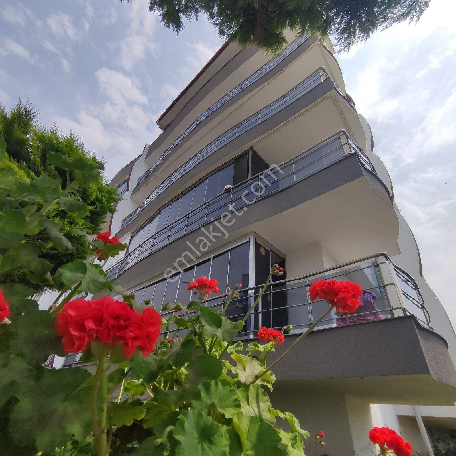 Kuşadası Davutlar 2 Oda 1 Salon Satılık