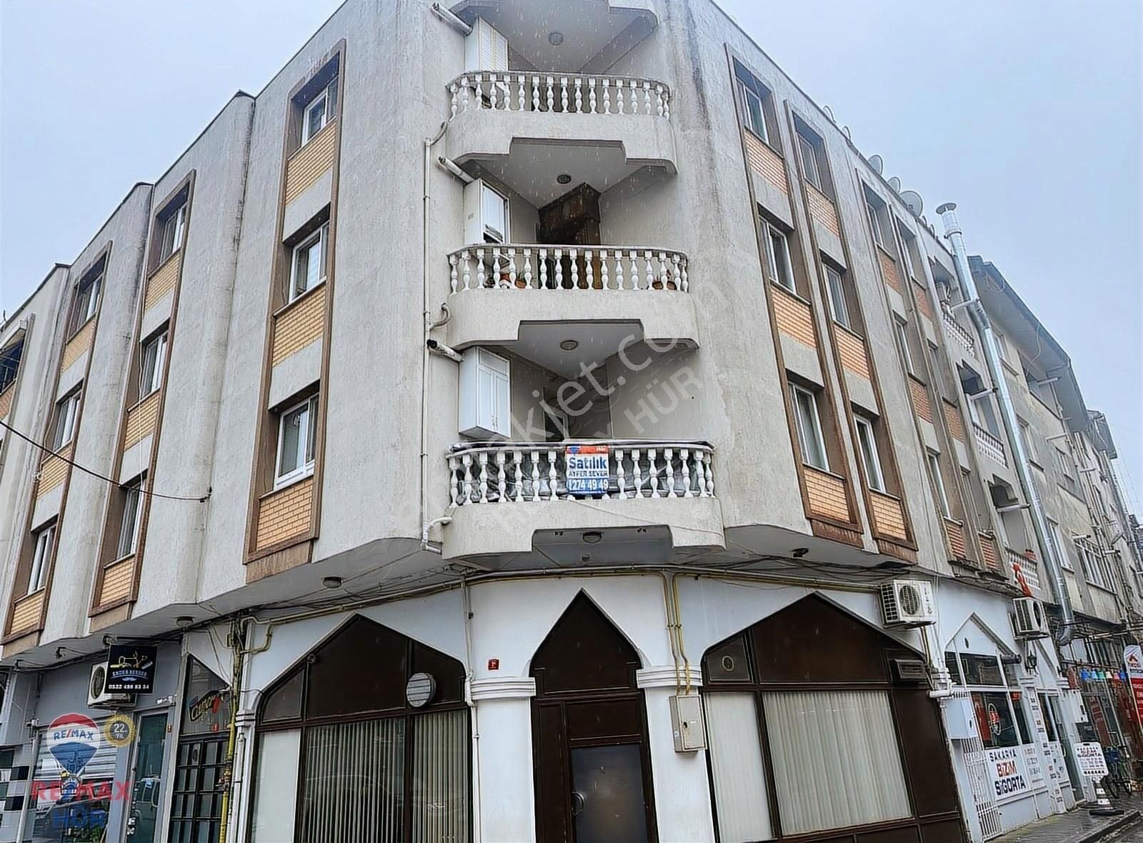 Adapazarı Tığcılar Satılık Daire Remax Hür Ayfer Sever'den Yenicami'ye 100 M Satılık Daire