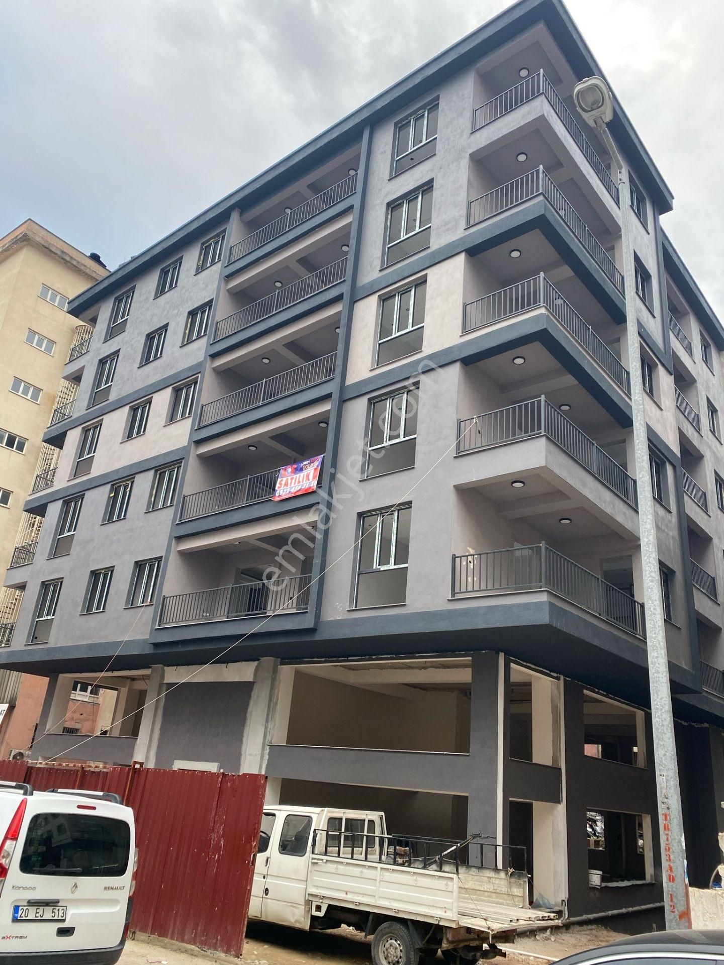 Topraklık Mahallesinde 80 M2 Satılık Sıfır Daireler