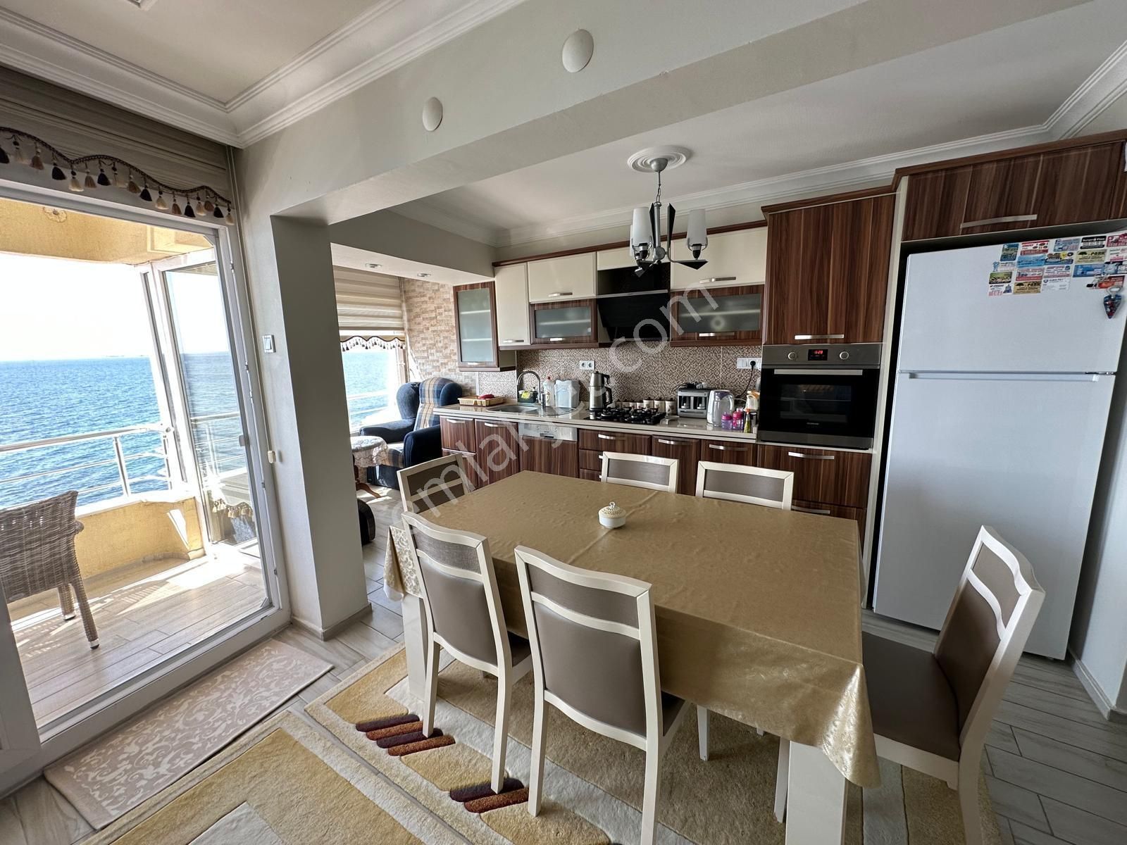 Dikili Ümmetoğlun'dan 6+2 Denize Sıfır Panoramik Manzaralı Dubleks - Görsel 4