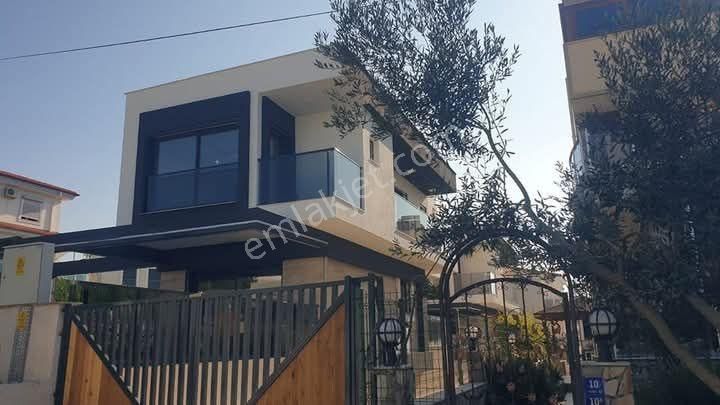 Kuşadası Davutlar Satılık Daire Kusadasi Davutlar 4 Oda 1 Salon Triplex Villa