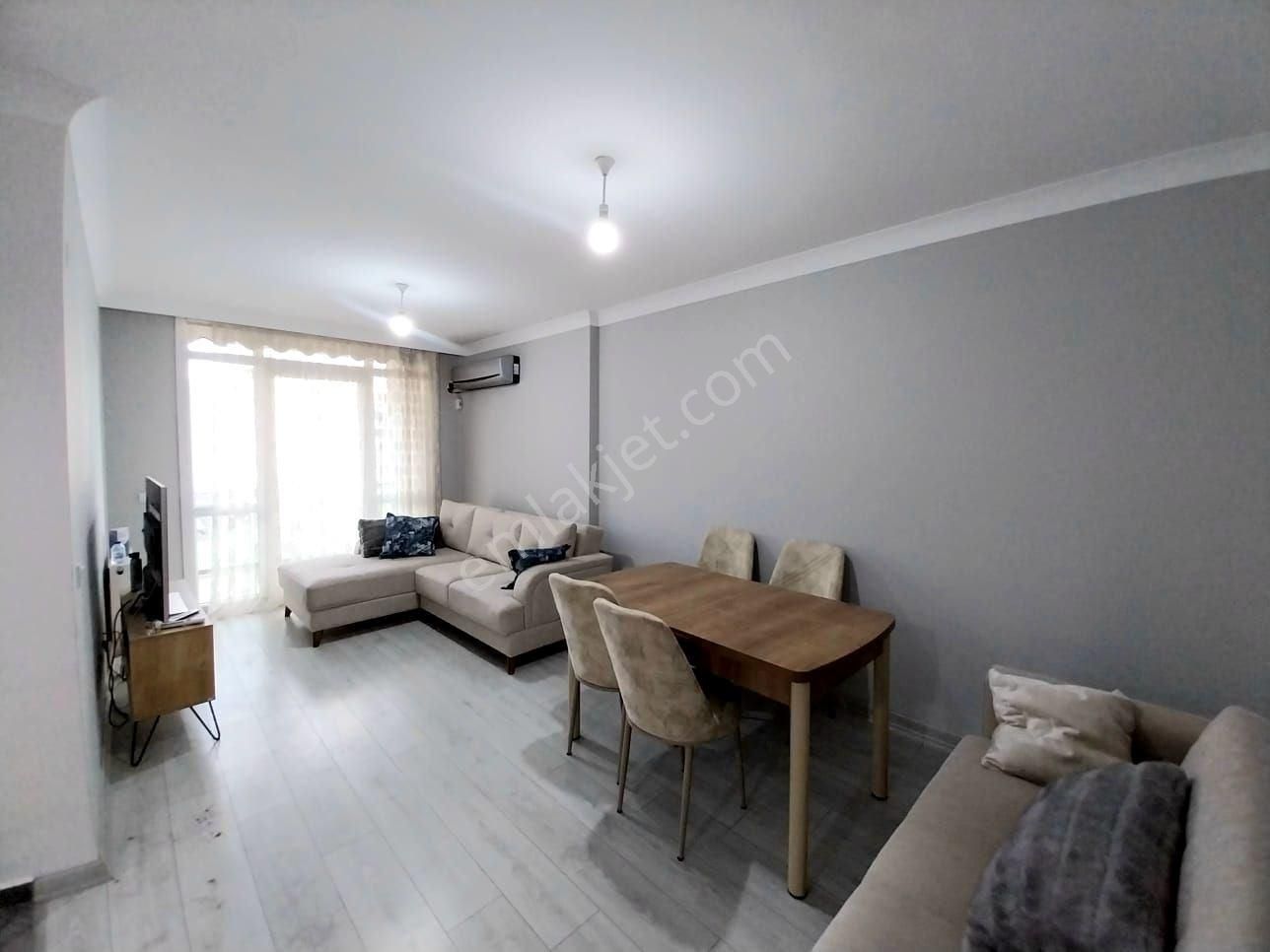 Tek Yetki Yükselde Havuzlu Sitede Ayrı Mutfak Ebeveyn Banyol 2+1