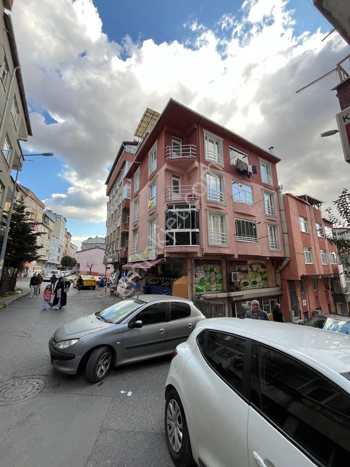 Bağcılar İnönü Satılık Daire Bağcılar İnönü Mah Satılık 3+1 Daire Tek Daire Üzeri 17yş