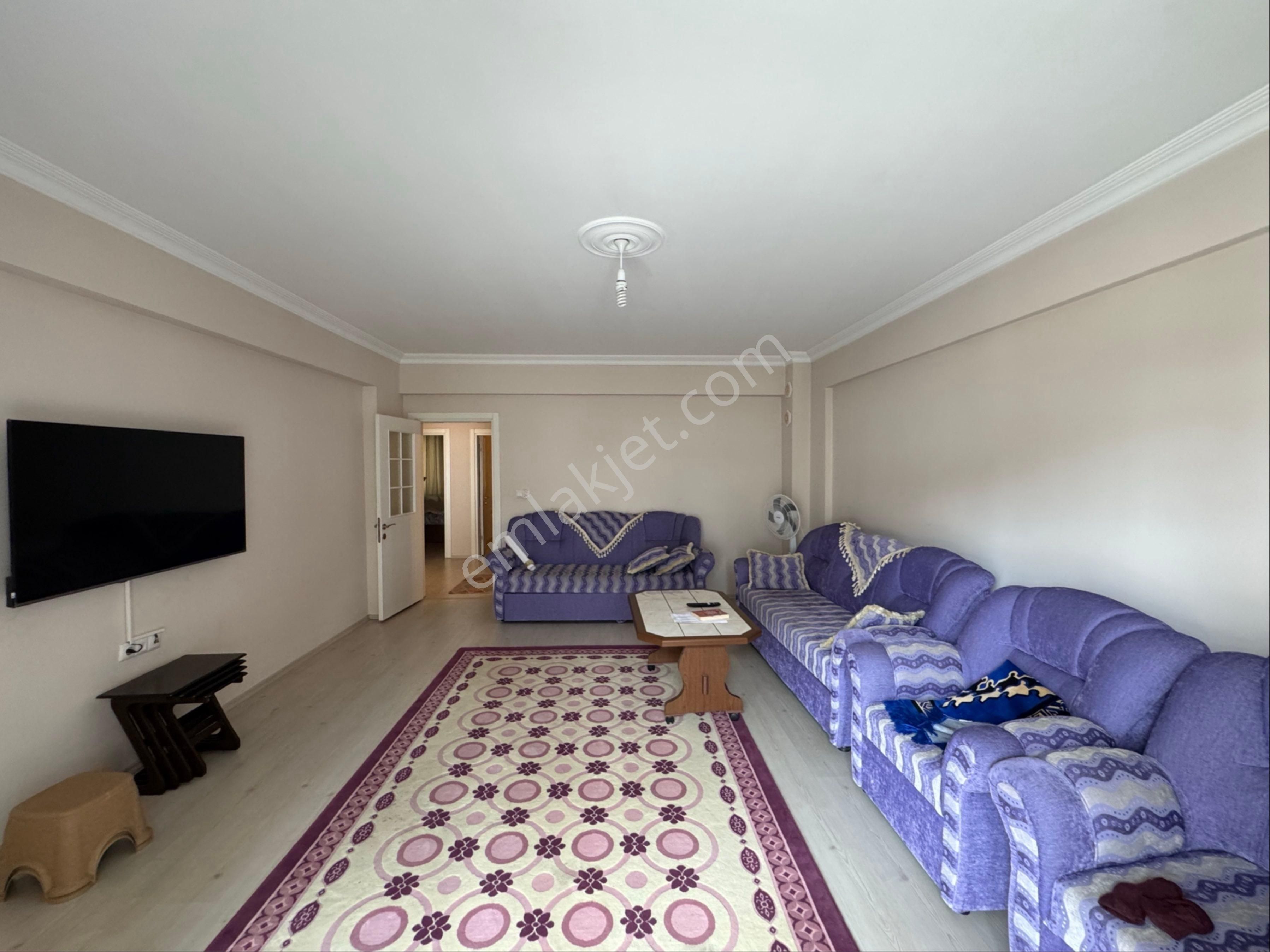 Aydınlık Emlaktan İnegöl Merkezde Satılık Arakat 2+1 Daire