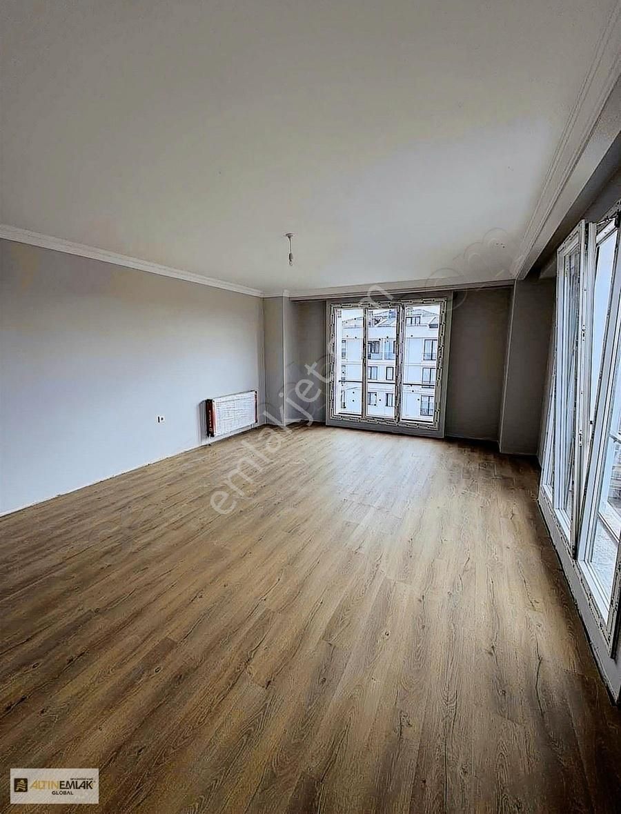Büyükçemecede Merkezi Konumda Cadde Üzeri Manzaralı - Görsel 4