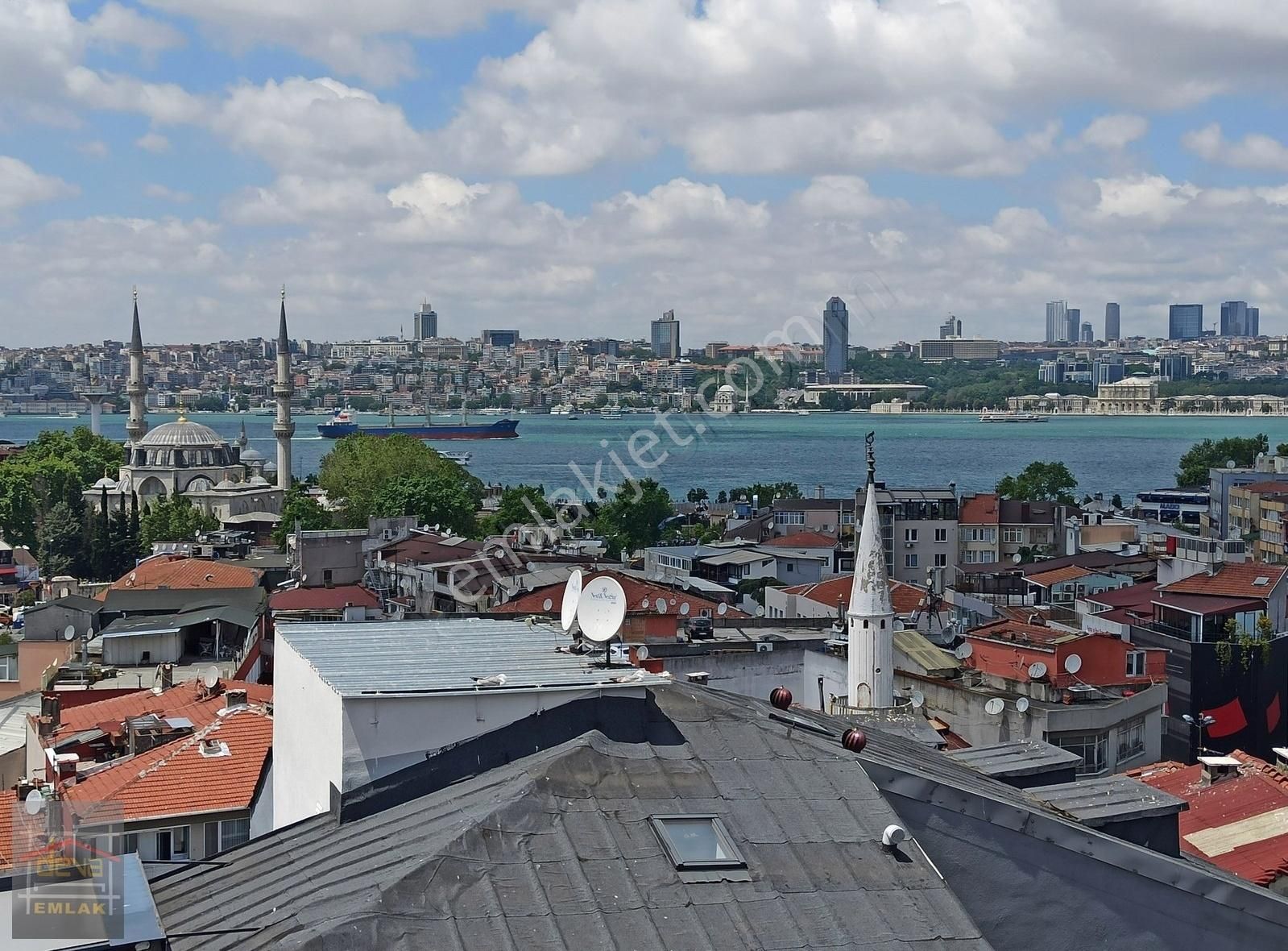 Üsküdar Mimar Sinan Satılık Daire Devadan Tam Merkezde Manzaralı Teraslı Asansörlü Lüx 3+2 Dublex