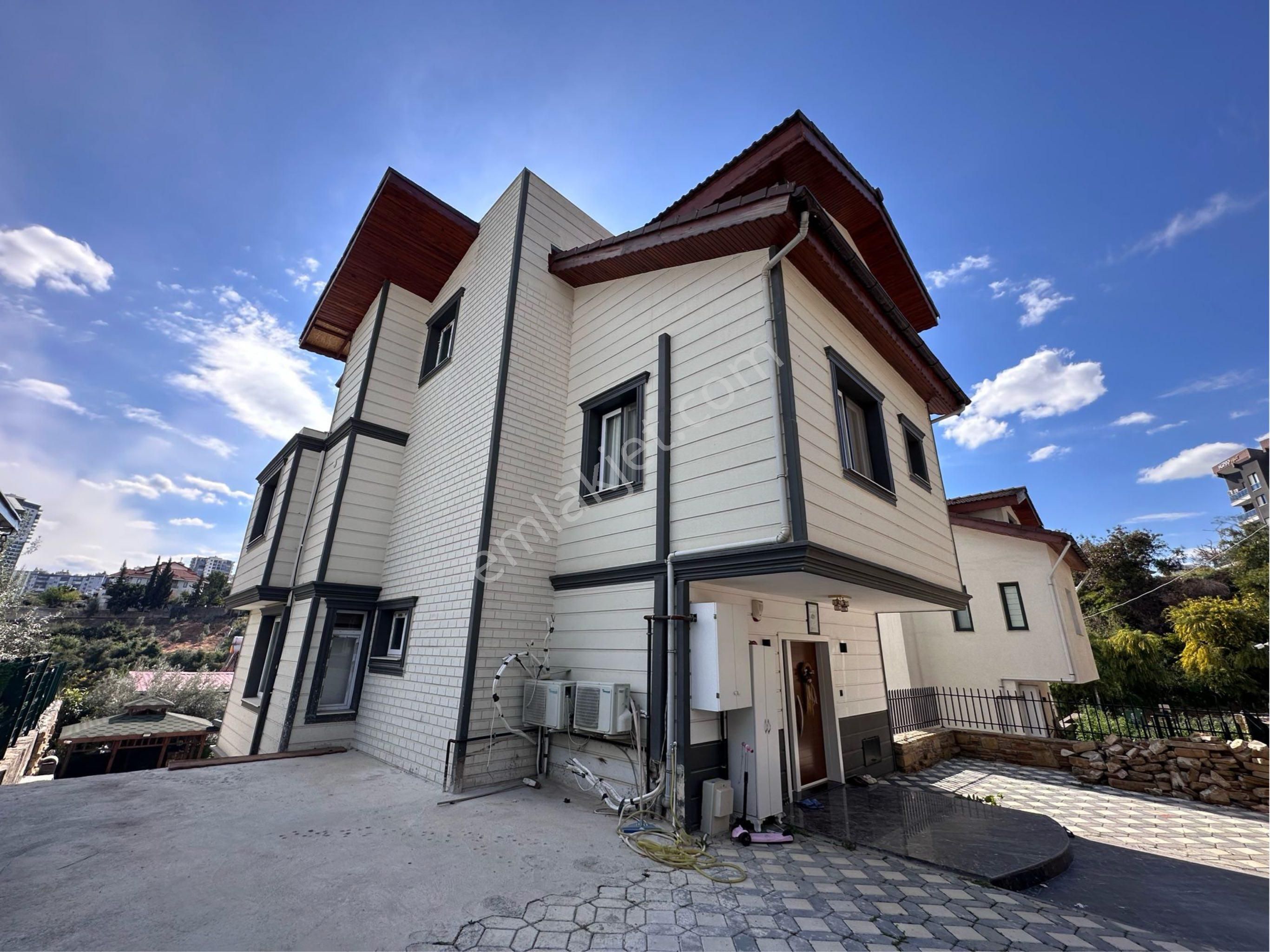 Çukurova Karslılar Satılık Villa Karslılarda Muhteşem Bağımsız 4 Katlı Satılık Fourlex Villa