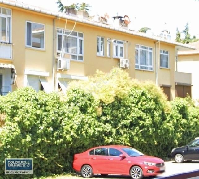 Maltepe Yalı Satılık Daire Dragos Sahilde Denize 2. Bina Harika Konumda İskanlı Kupon 2+1