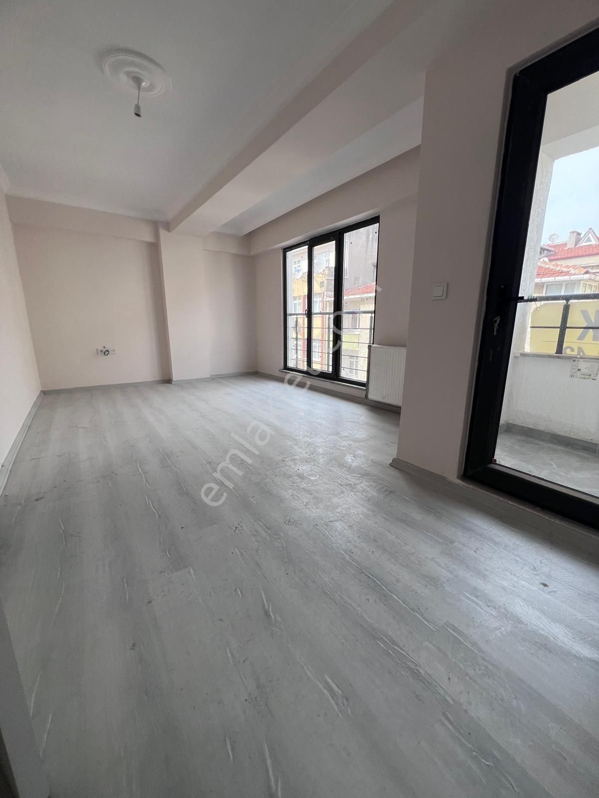 Bahçelievler Şirinevler Satılık Daire S.evler Merkezde Metrobüse 5dk.tenı Binada Sıfır 3+1 110m2 Lüx Arakat 4.kat Daire