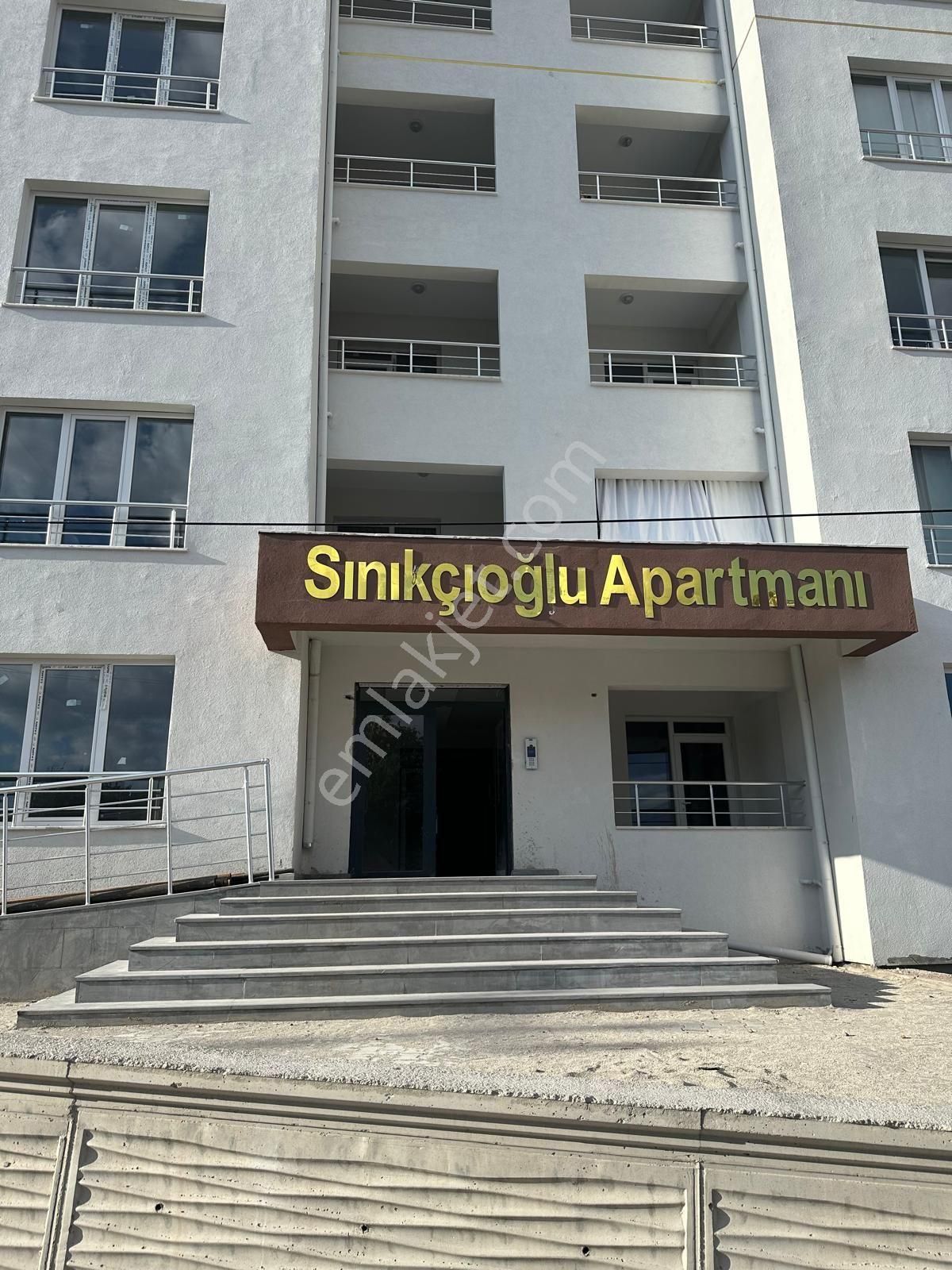 Kocasinan Yenidoğan Satılık Daire Kocasinan Yenidoğan Mahallesi Düşük Katlı Çift Balkon 3+1 Daire