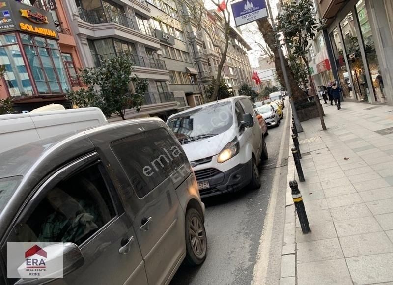 Şişli Halaskargazi Devren Dükkan & Mağaza Valikonağı Caddesi'nde 180 M2 Kaçırılmaz Kupon Dükkan/mağaza