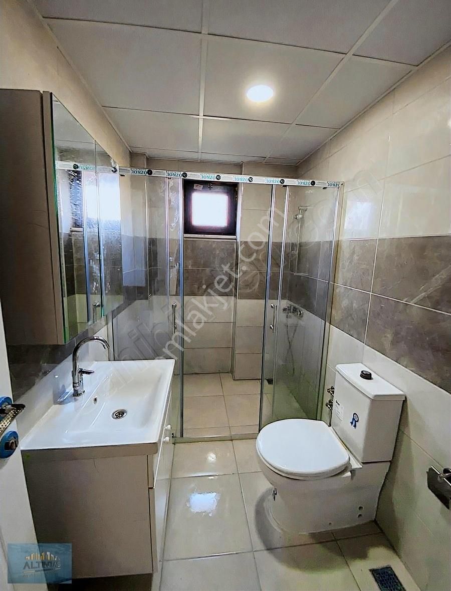 Akyazı İnönü Kiralık Daire Altıntaş Gayrimenkulden Merkezi Konumda Kiralık 1+1