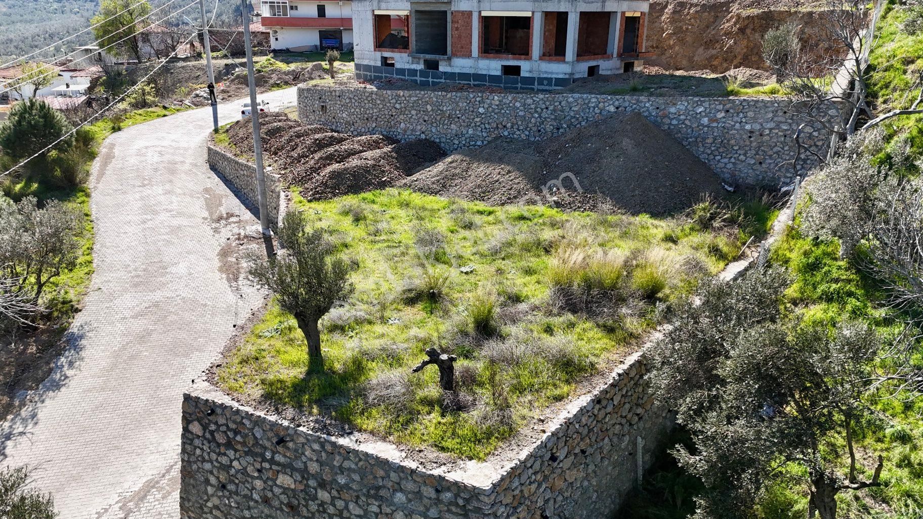 Edremit Dereli Satılık Konut İmarlı Akçay Oya Gayrimenkul'den Dereli'de Köşe Manzaralı Arsa