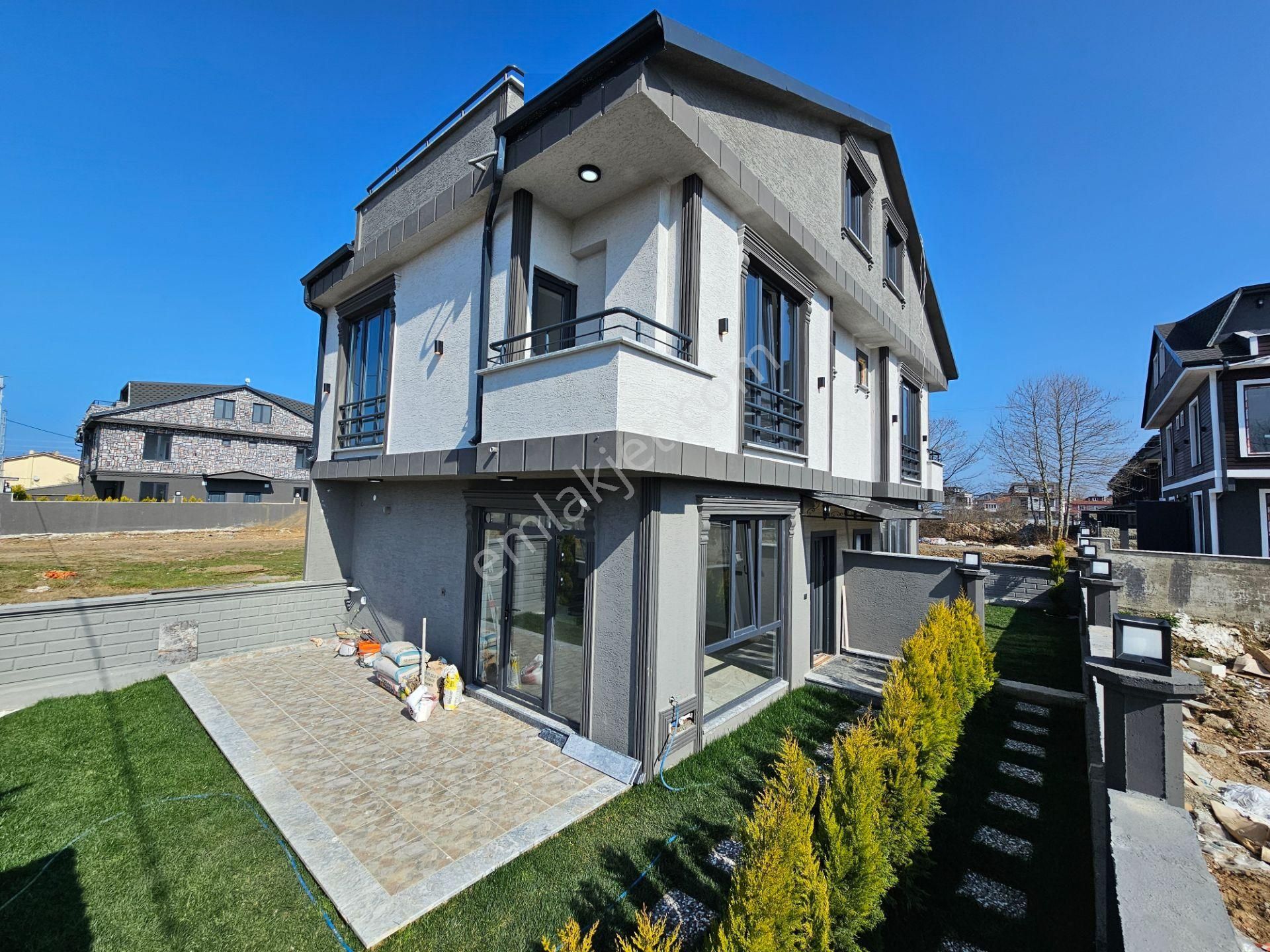 Kocaali Alandere Satılık Villa 3+1 Ön Cephe , Denize Yakın Yerden Isıtmalı , Ebeveyn Banyolu Satılık Villa - Vılla For Sale