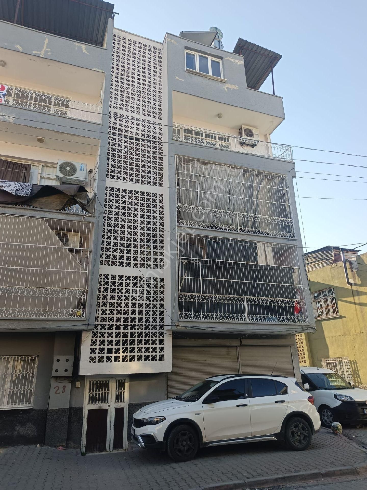 Yeşilevler Mh. Güler Halı Saha Civarı 4 Katlı Müstakil Ev - Görsel 2