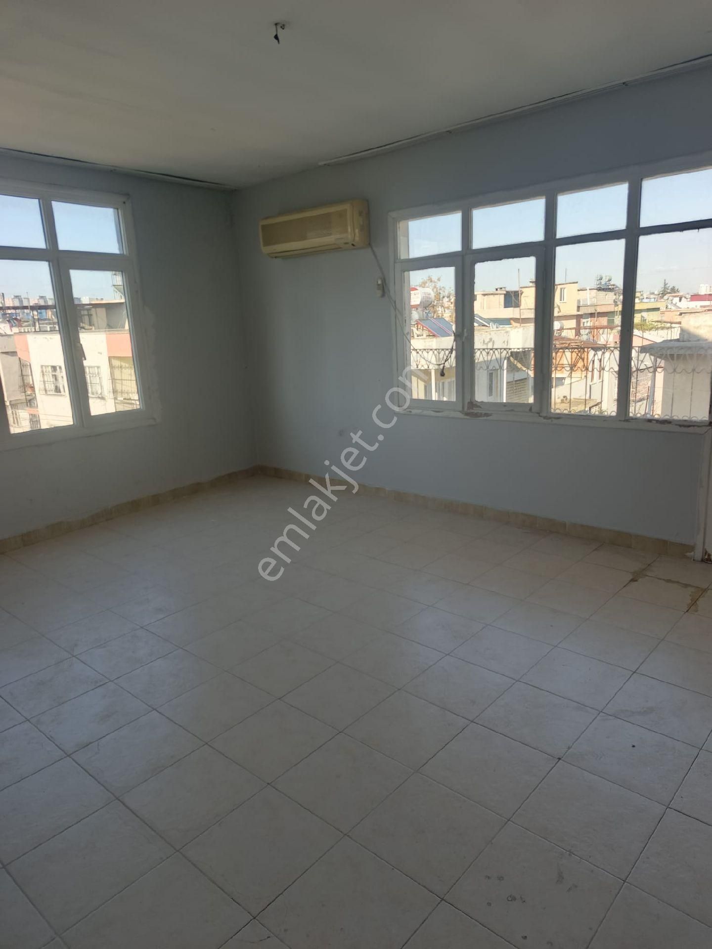 Yeşilevler Mh. Güler Halı Saha Civarı 4 Katlı Müstakil Ev - Görsel 19