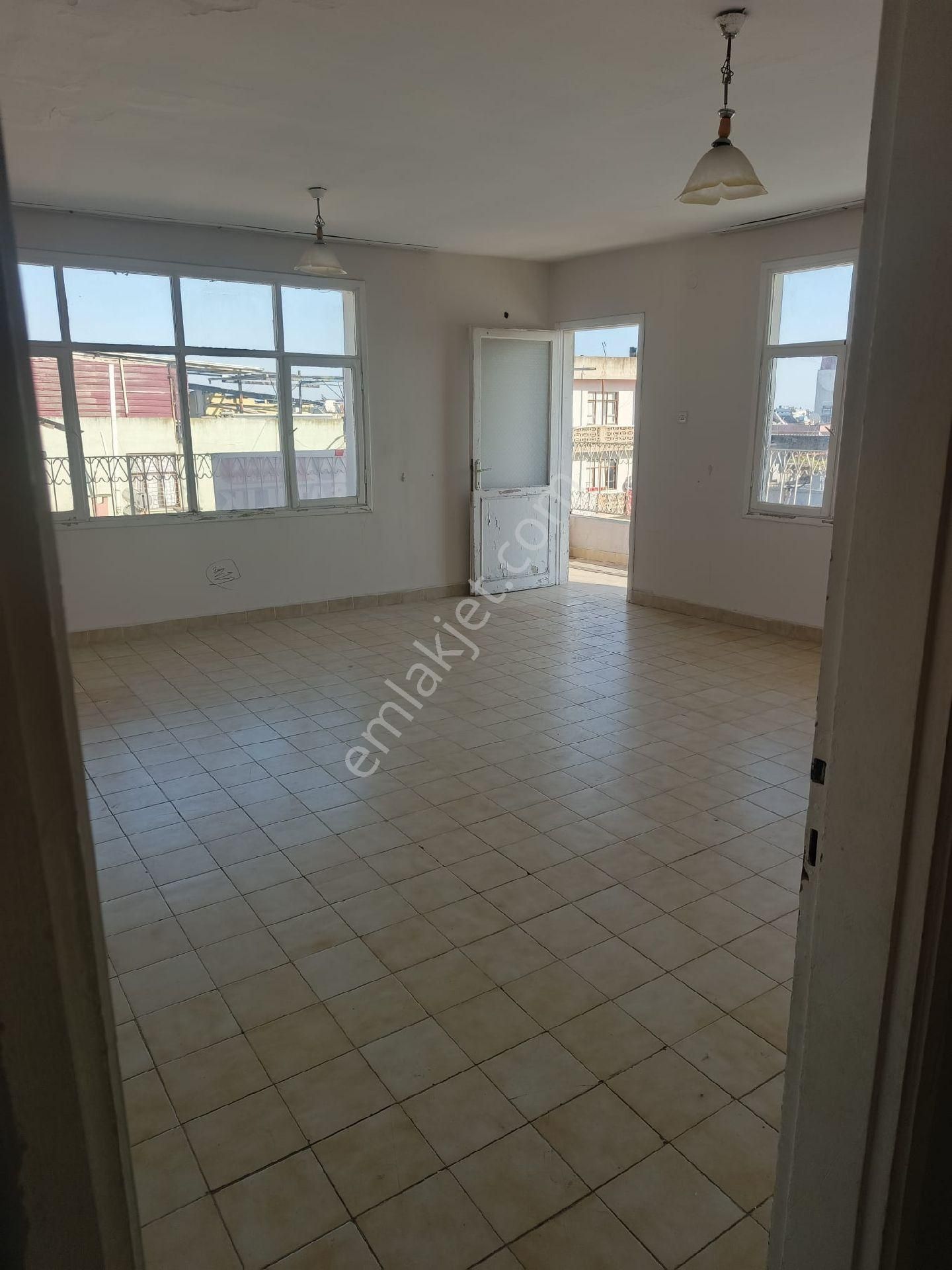 Yeşilevler Mh. Güler Halı Saha Civarı 4 Katlı Müstakil Ev - Görsel 11