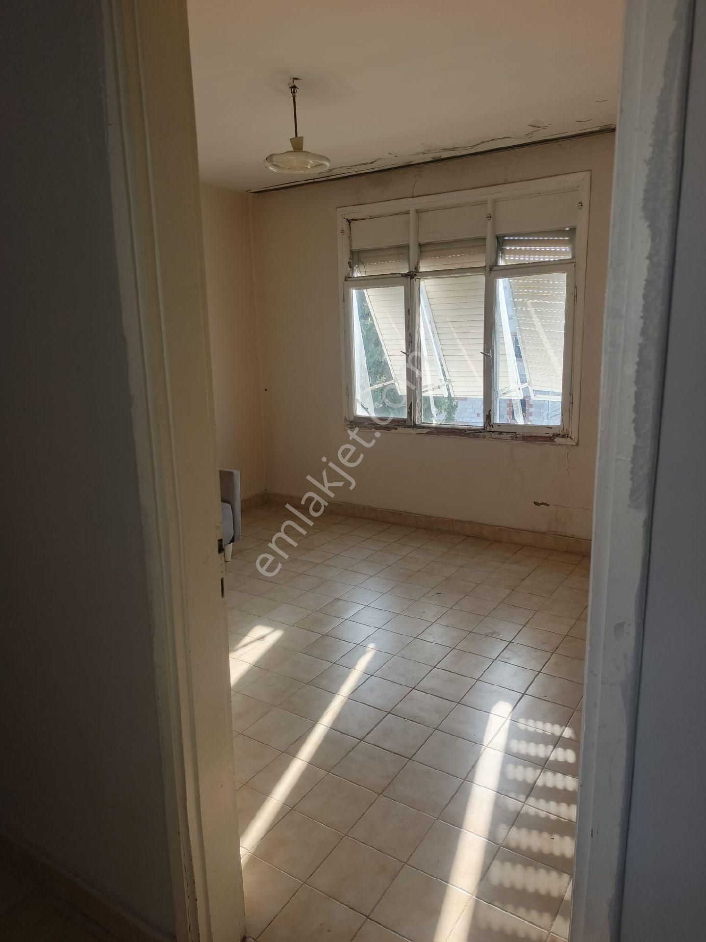 Yeşilevler Mh. Güler Halı Saha Civarı 4 Katlı Müstakil Ev - Görsel 12