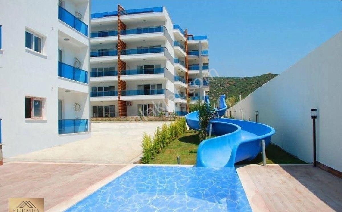 Kuşadası Değirmendere Mh*de Havuzlu Sitede 3+1deniz Manz Çatıdubleks Daire