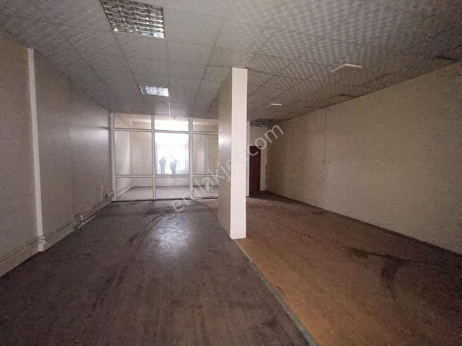 Konya Yolu Üzerinde Satılık 122 M2 Dükkan