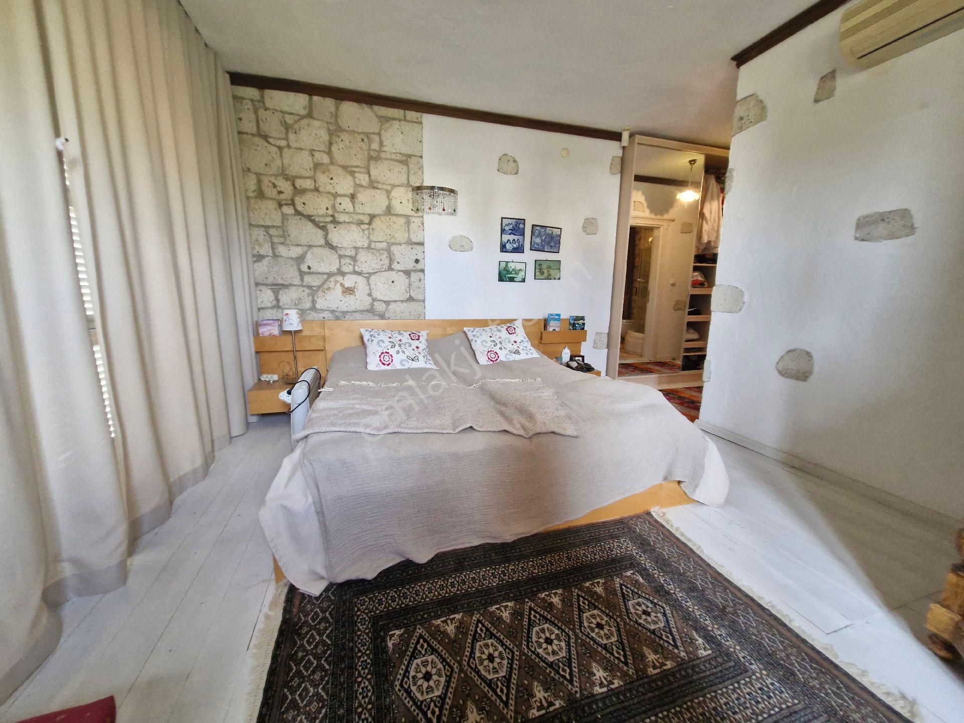 Alaçatıda Müstakil Ticari İmarlı Gerçek Taş Villa Müstakil Havuzlu Mkd Emlak - Görsel 27