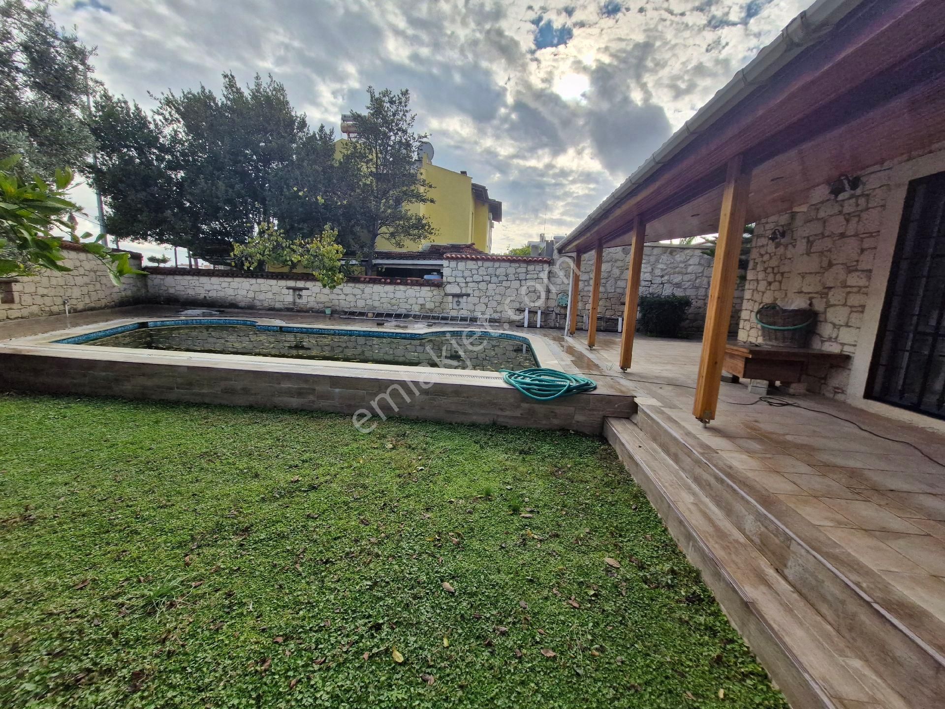 Alaçatıda Müstakil Ticari İmarlı Gerçek Taş Villa Müstakil Havuzlu Mkd Emlak - Görsel 13