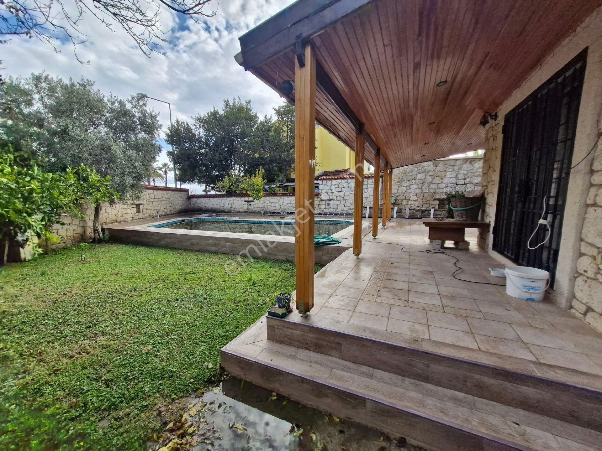 Alaçatıda Müstakil Ticari İmarlı Gerçek Taş Villa Müstakil Havuzlu Mkd Emlak - Görsel 7