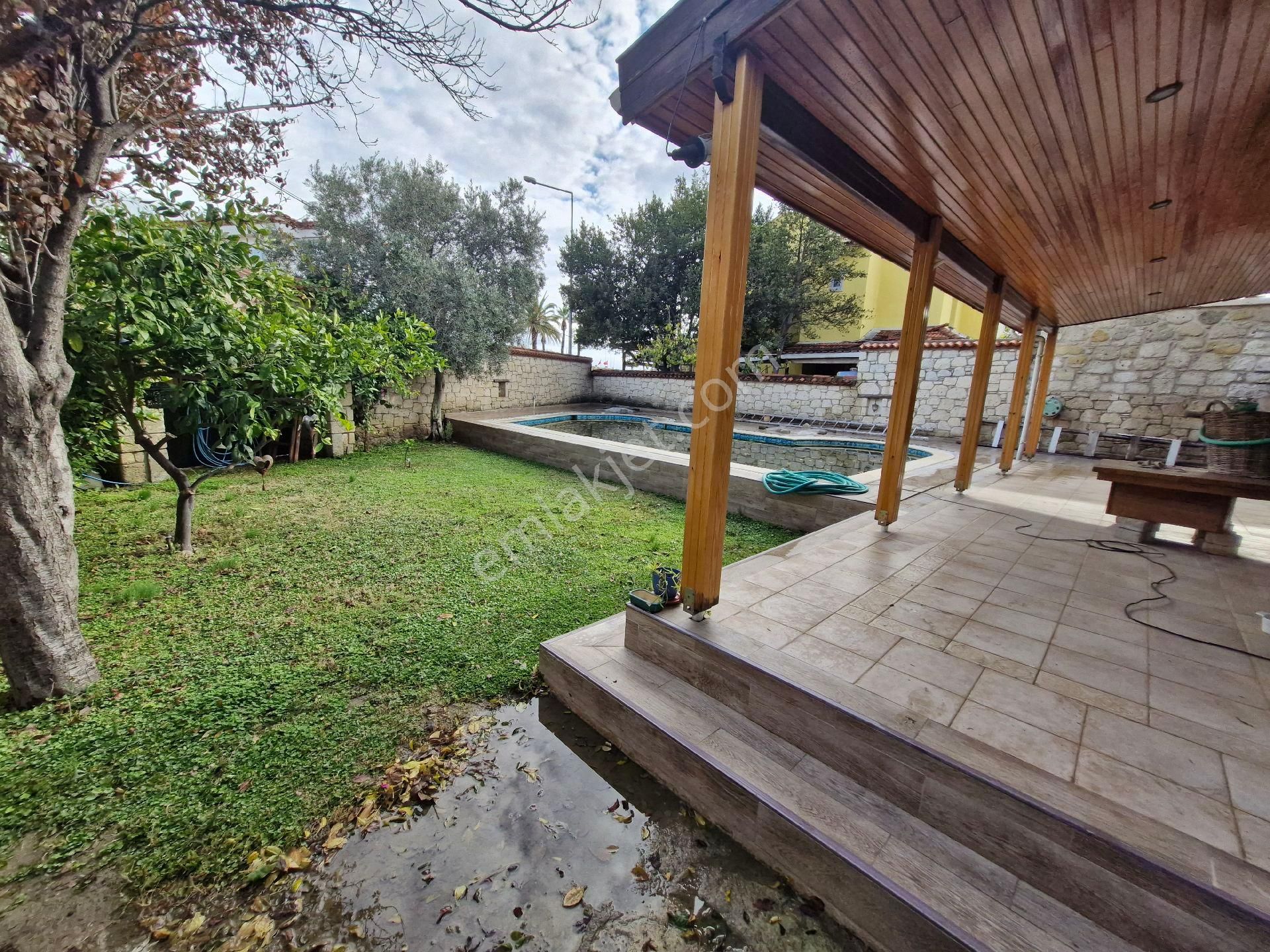 Alaçatıda Müstakil Ticari İmarlı Gerçek Taş Villa Müstakil Havuzlu Mkd Emlak - Görsel 23