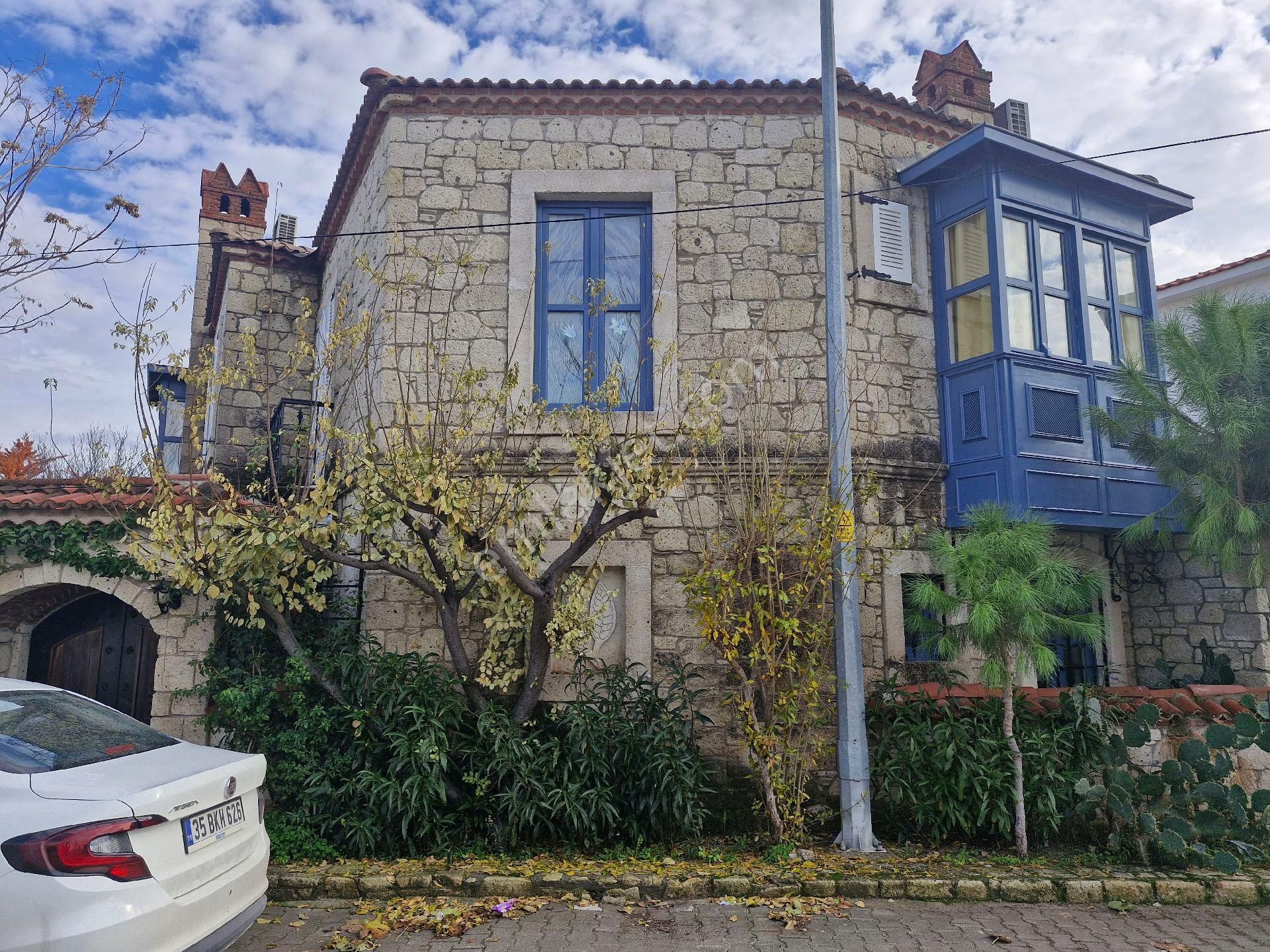 Alaçatıda Müstakil Ticari İmarlı Gerçek Taş Villa Müstakil Havuzlu Mkd Emlak - Görsel 6