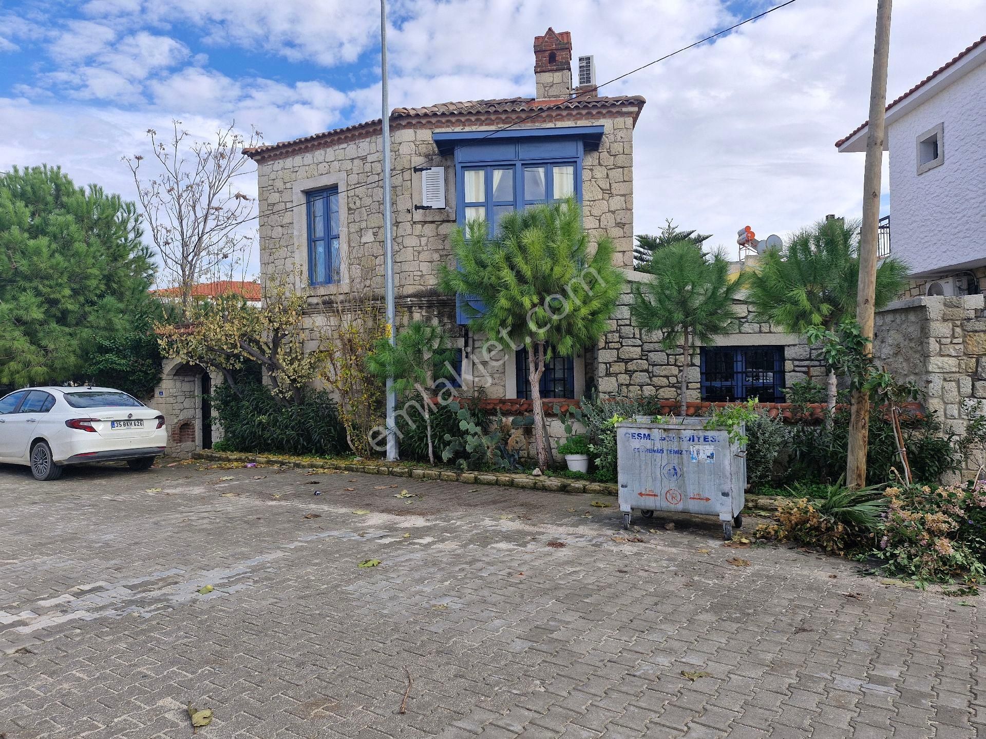 Alaçatıda Müstakil Ticari İmarlı Gerçek Taş Villa Müstakil Havuzlu Mkd Emlak - Görsel 3