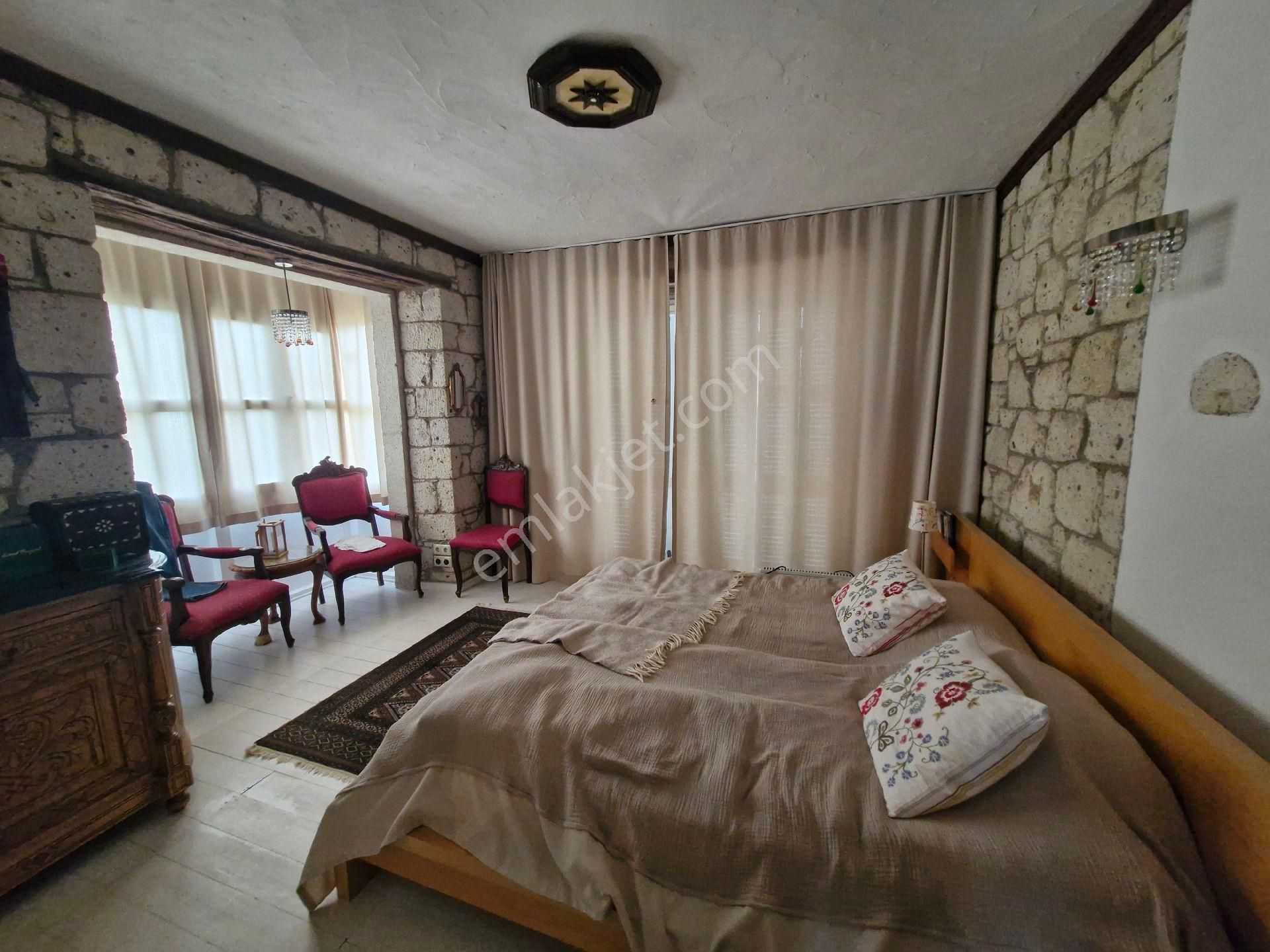 Alaçatıda Müstakil Ticari İmarlı Gerçek Taş Villa Müstakil Havuzlu Mkd Emlak - Görsel 31