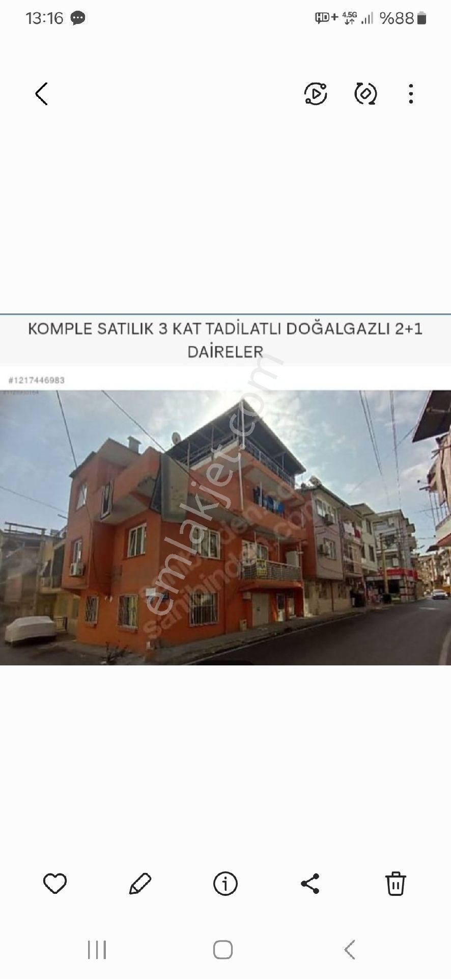 Karabağlar Sarıyer Satılık Müstakil Ev Komple Satılık 3 Kat 2+1 Bakımlı Doğalgazlı Daireler