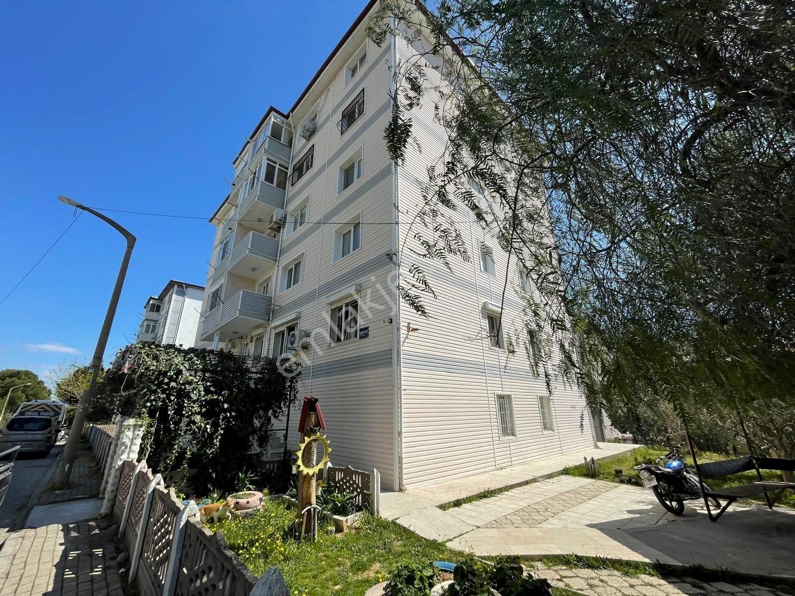 Görece Göçmen Konutlarında 2+1 Doğalgazlı Eşyalı Satılık Daire