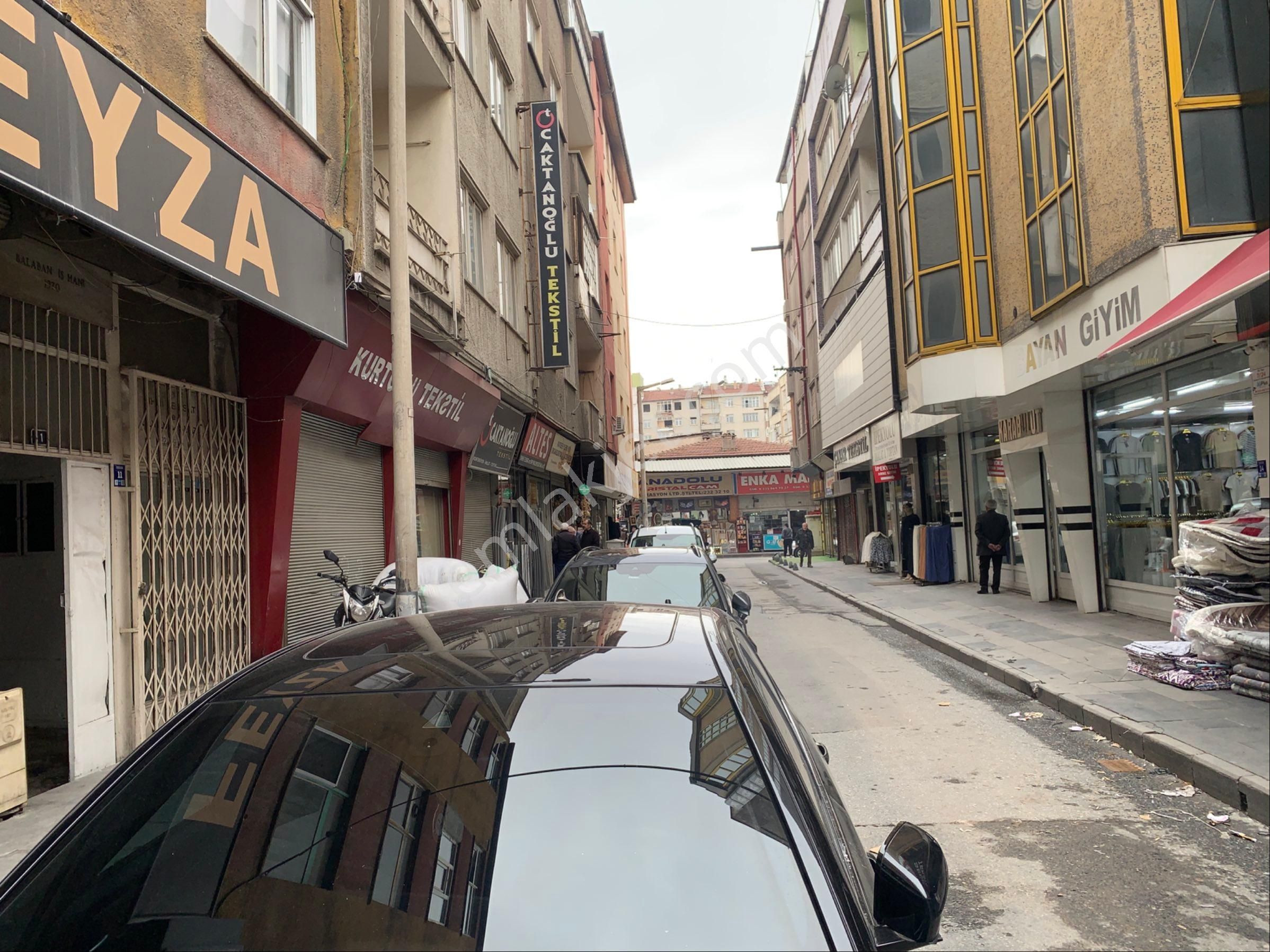 Kiracılı Satılık Ofis Çarşı Merkezde - Görsel 4