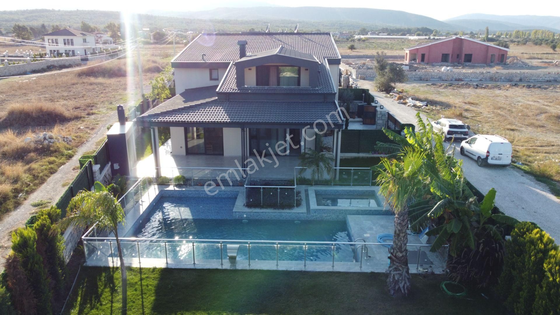 Urla Kuşçular Satılık Villa Kuşçular Geniş Ve Lüks Villa