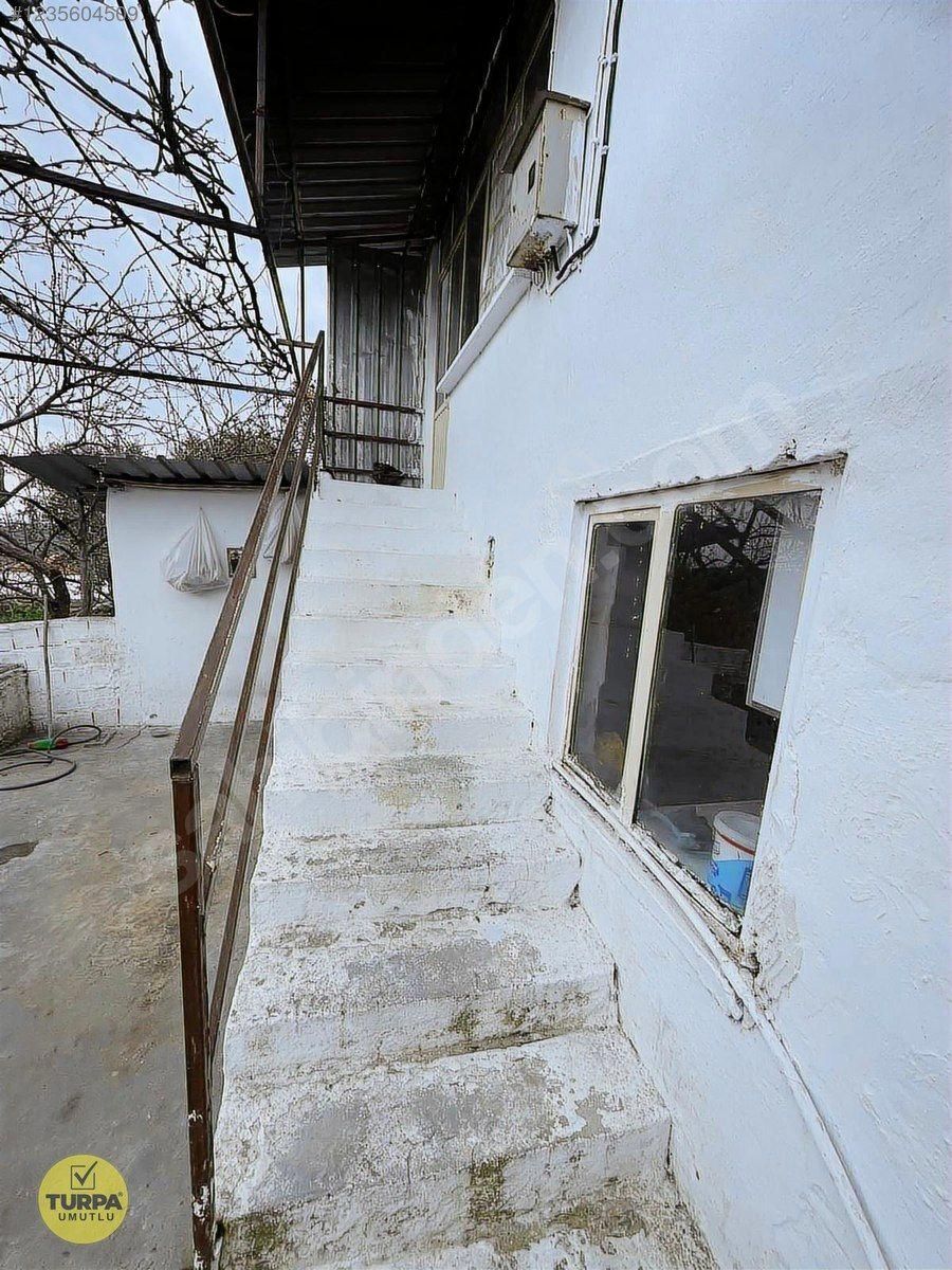 Bergama Maruflar Köyünde İki Katlı Baraj Manzaralı Köy Evi - Görsel 8