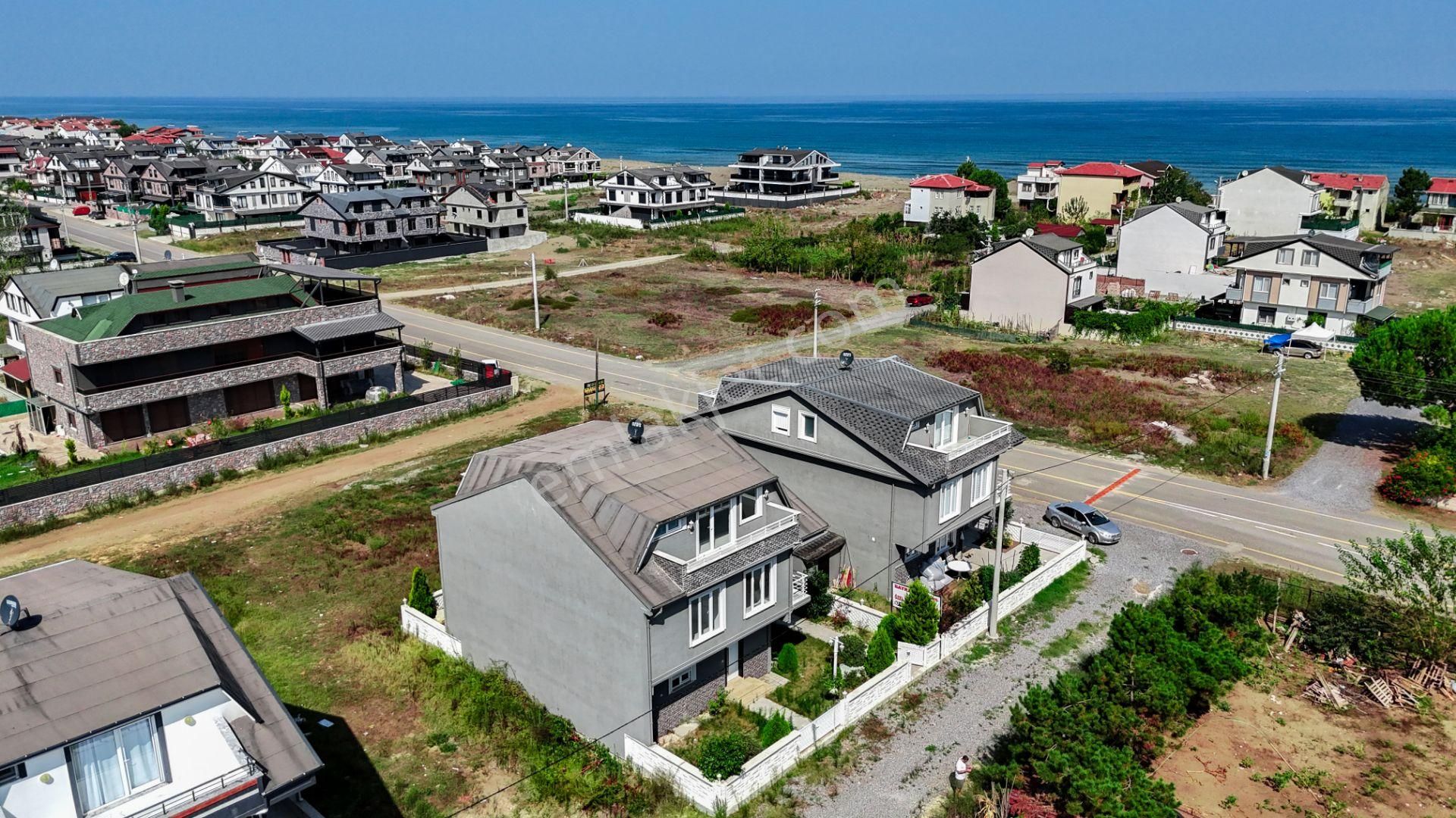 Kocaali Yalı Satılık Villa Kendinize Ait Havuzunuz Ve Bahçeniz Var Artık !!!