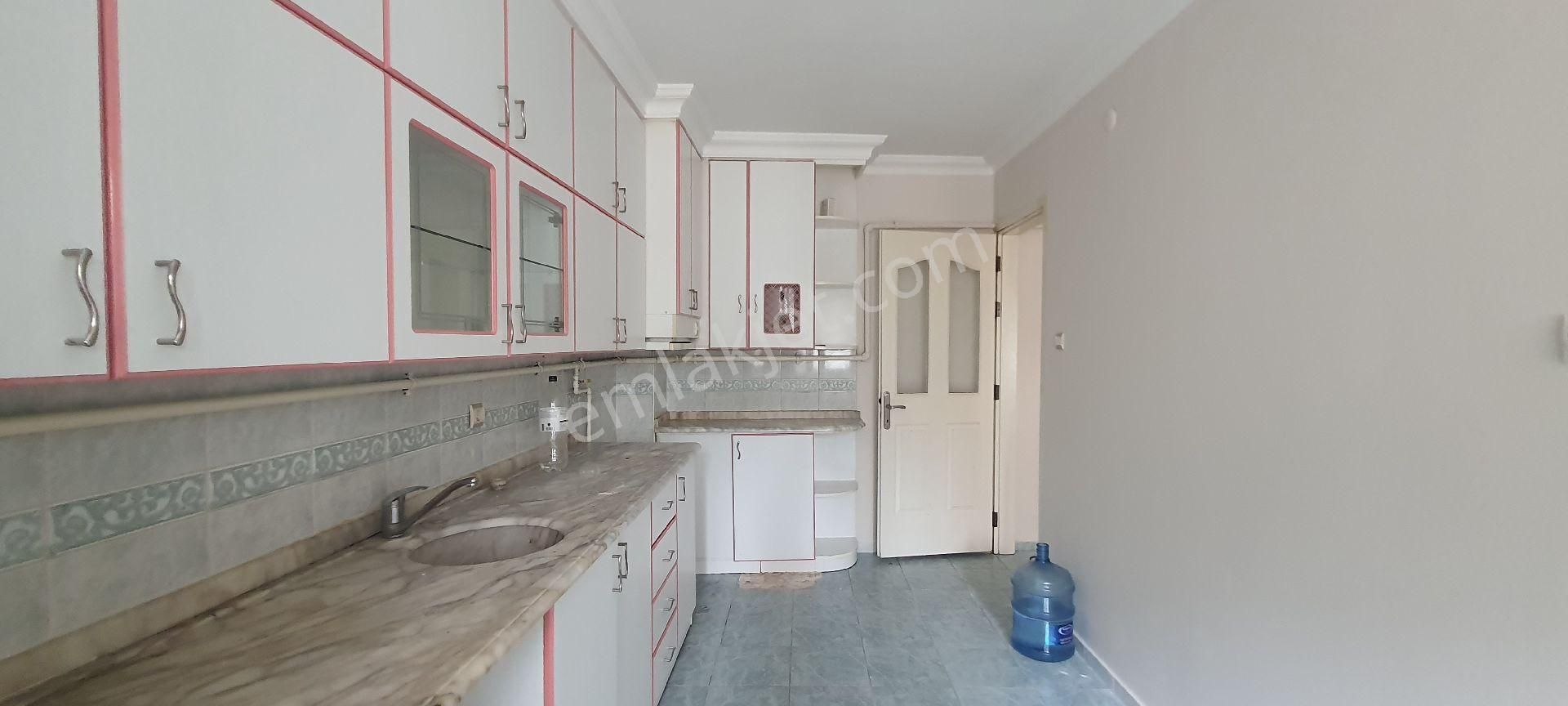 Merkezefendi Karaman Kiralık Daire Rota'dan Tugay, Lise, Katip Çelebi Okulu& Salı Pazarı Yanı 3+1 Arakat Kiralık