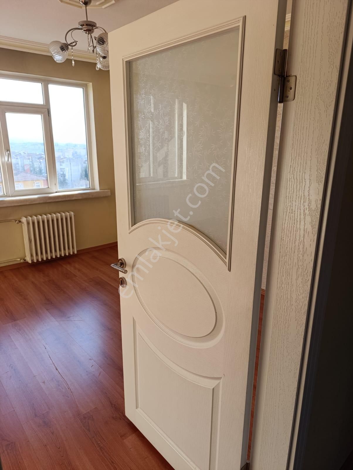 Yenimahalle Yeni Batı Metroya Yakın Kiralık Daire Kiralık 3+1 Güney Cephe Ve Ara Kat