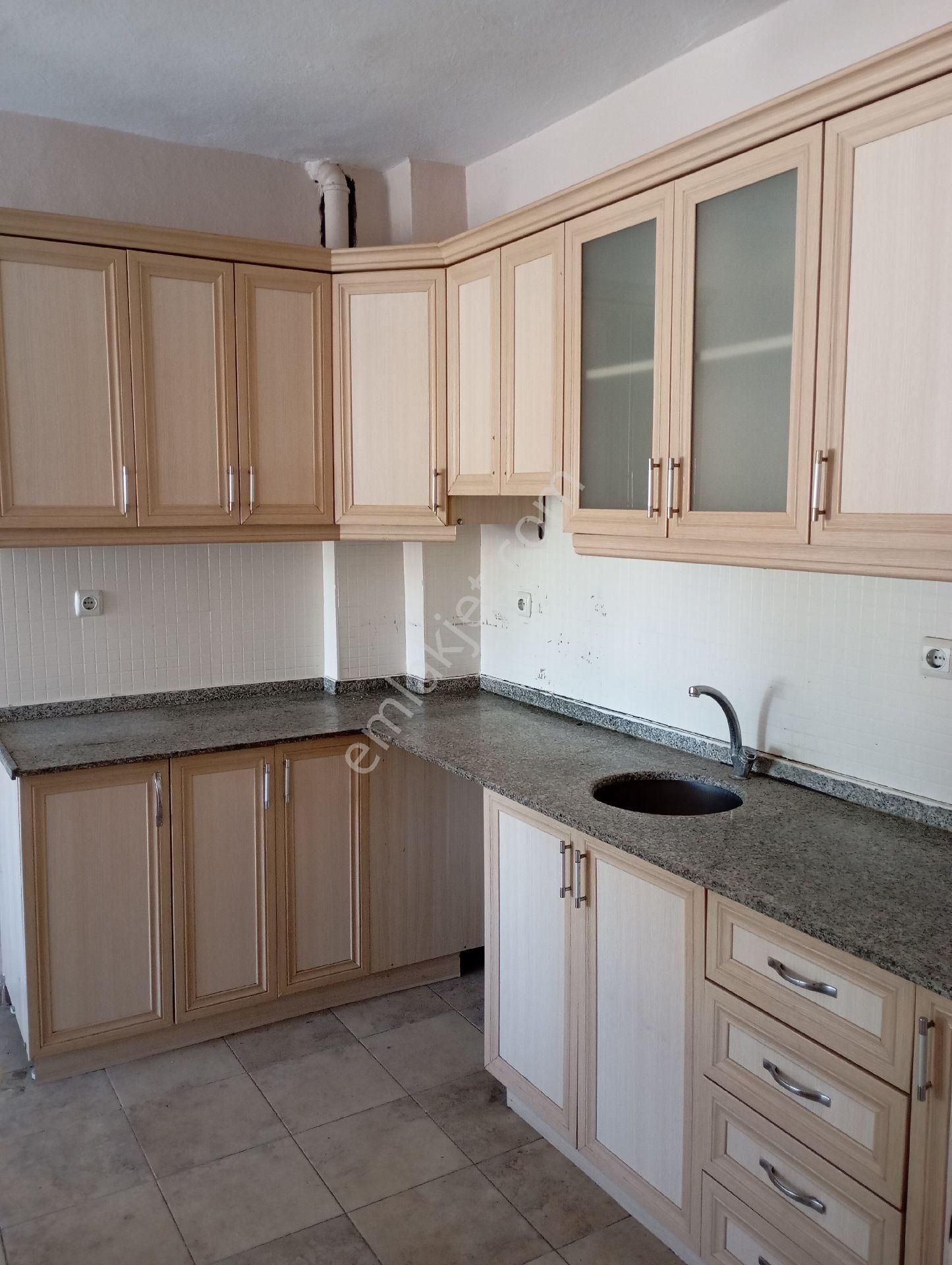 Elit Emlak'tan Satılık Bergama Devlet Hastanesi Yakını 3+1 Daire