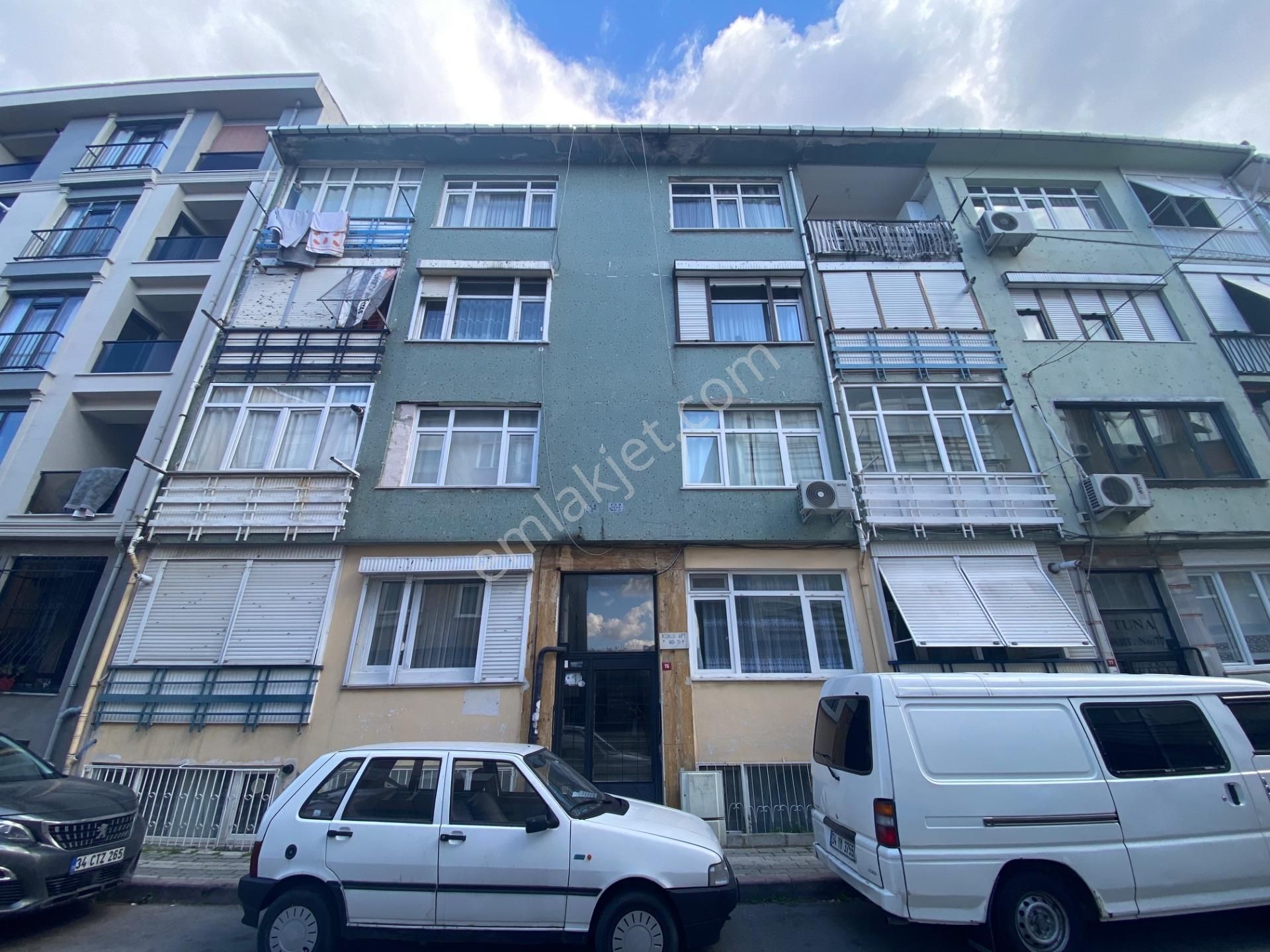 Üsküdar Valide-i Atik Satılık Daire Üsküdar Valide-i Atik Mh. 2+1 Ara Kat Daire Satılık