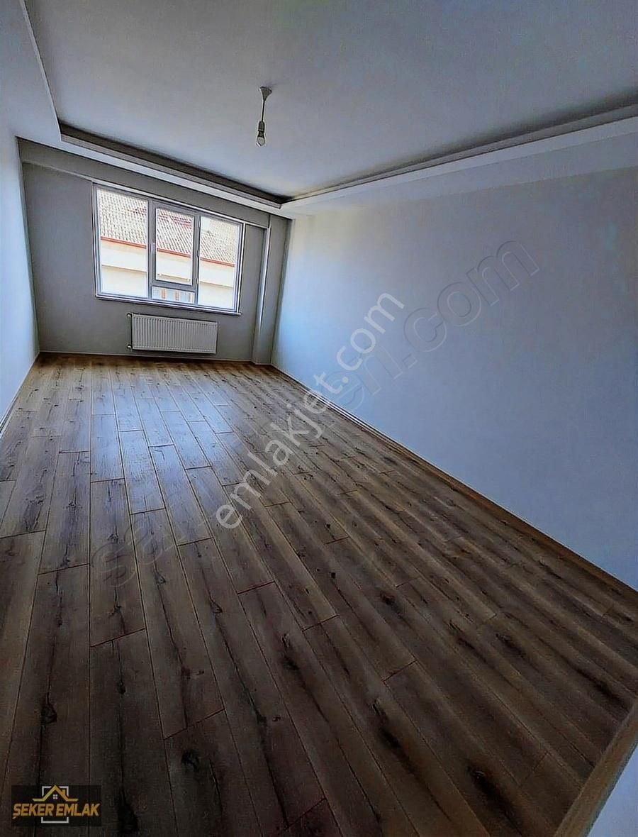 Odunpazarı Emek Satılık Daire Şeker Emlaktan Emek Mah. Şemsettin Günaltay Cad. 2+1 100 M²daire