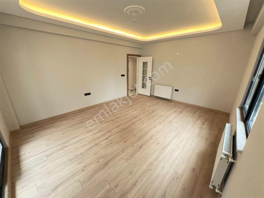 Edremit Altınkum Satılık Daire Akçay Aras Emlaktan Altınkumda 130 M² 2+1 Ara Kat Sıfır Daire