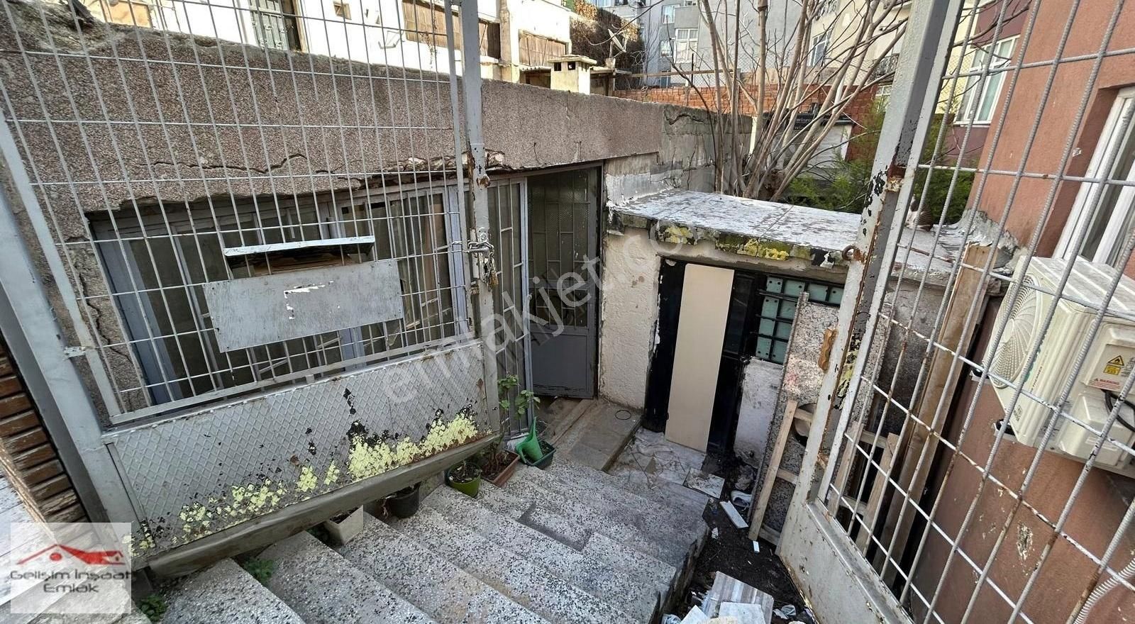Gelişim`den Depo,imalathane Gibi İş Kollarına Uygun 300m² Dükkan