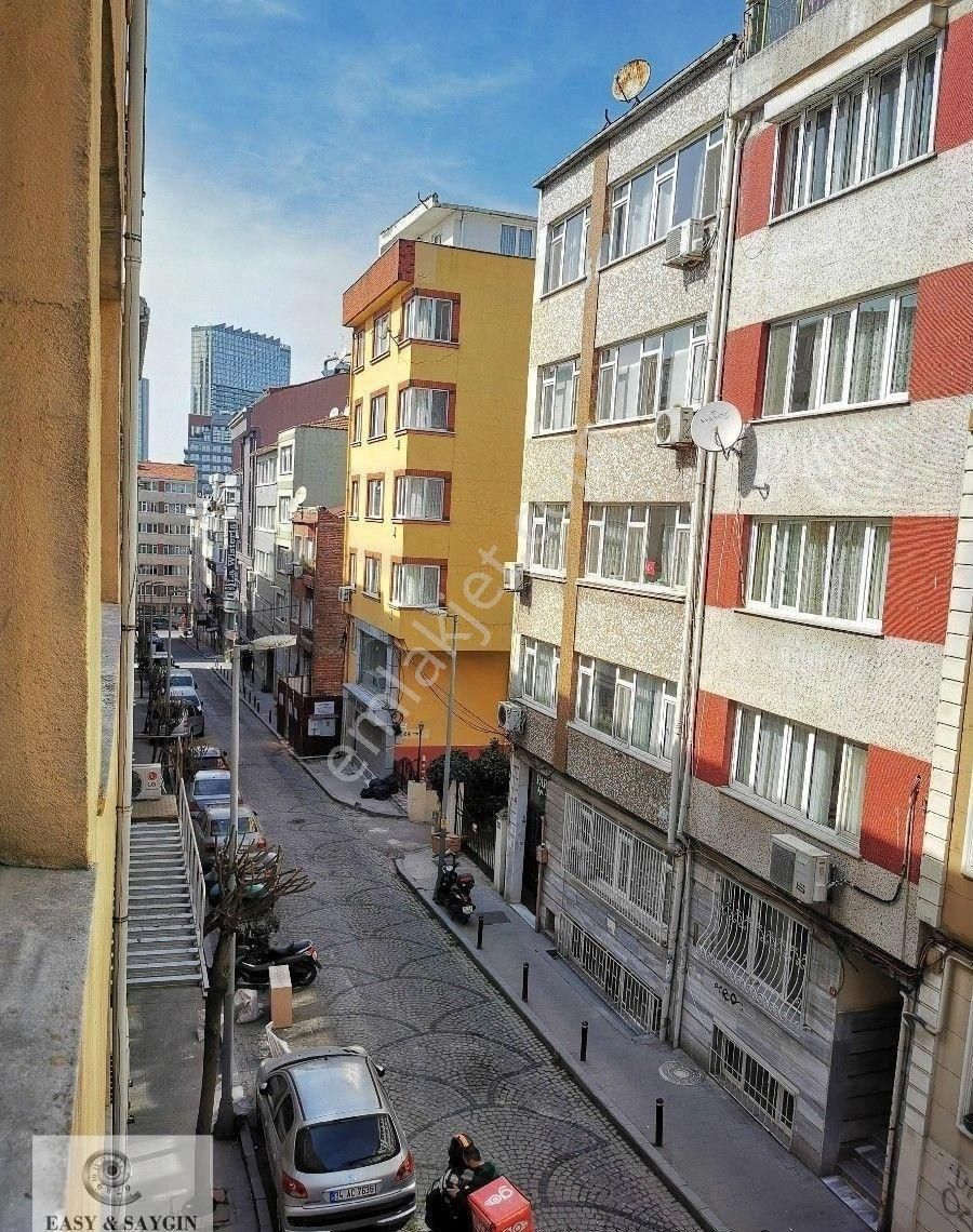 Şişli Cumhuriyet Satılık Daire Şişli De Metroya Yürüme Mesafesinde İyi Konumda Kiracısız 3+1