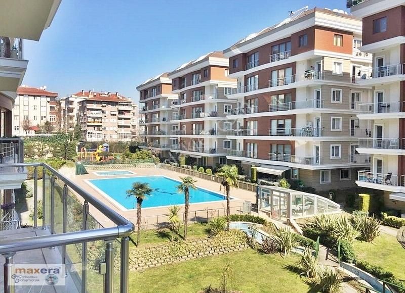 Bakırköy Kartaltepe Satılık Daire Tunaboyu Sitesin De 2.kat 160m2 3+1 Güvenlikli Havuzlu