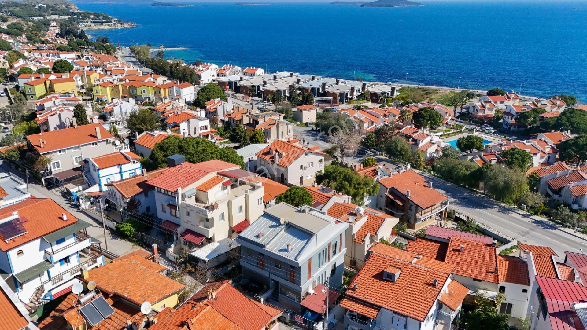 Urla İskele Satılık Müstakil Ev Urla İskele Mahallesinde Muhteşem Manzaralı 3 Katlı Villa