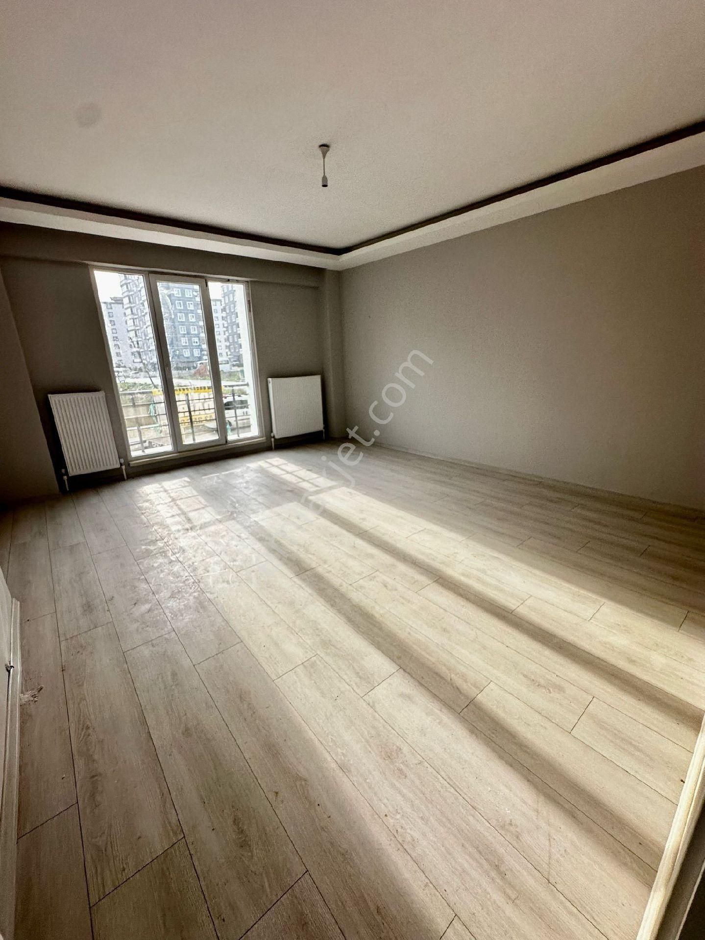 İlkadım Kışla Satılık Daire Evim-nur'dan Kışla Mh. 3+1 120m2 1.kat Geniş Balkonlu Vestiyerli Ebeveyn Banyolu Sıfır Daire